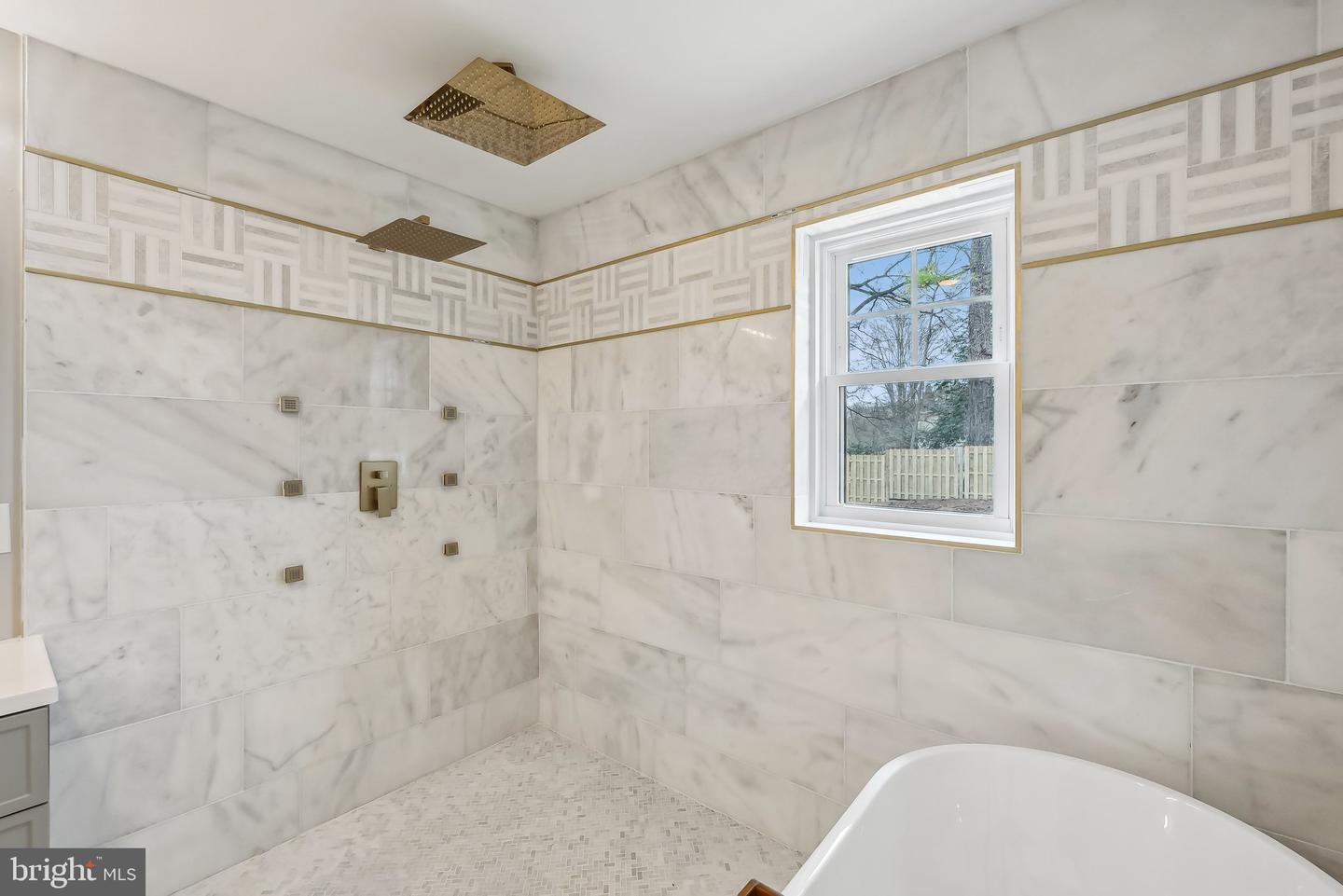 820 WALKER RD, GREAT FALLS, Virginia 22066, 5 Bedrooms Bedrooms, ,4 BathroomsBathrooms,Residential,For sale,820 WALKER RD,VAFX2225654 MLS # VAFX2225654