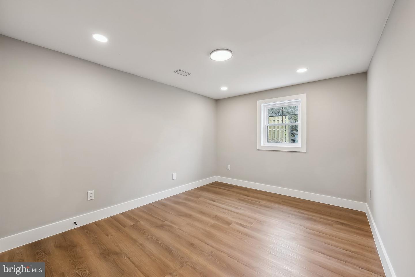 820 WALKER RD, GREAT FALLS, Virginia 22066, 5 Bedrooms Bedrooms, ,4 BathroomsBathrooms,Residential,For sale,820 WALKER RD,VAFX2225654 MLS # VAFX2225654