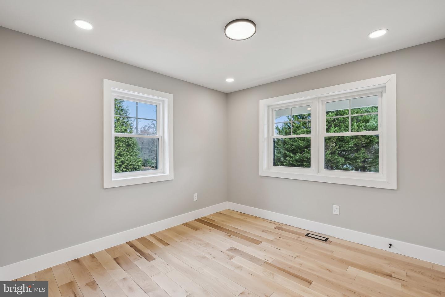 820 WALKER RD, GREAT FALLS, Virginia 22066, 5 Bedrooms Bedrooms, ,4 BathroomsBathrooms,Residential,For sale,820 WALKER RD,VAFX2225654 MLS # VAFX2225654