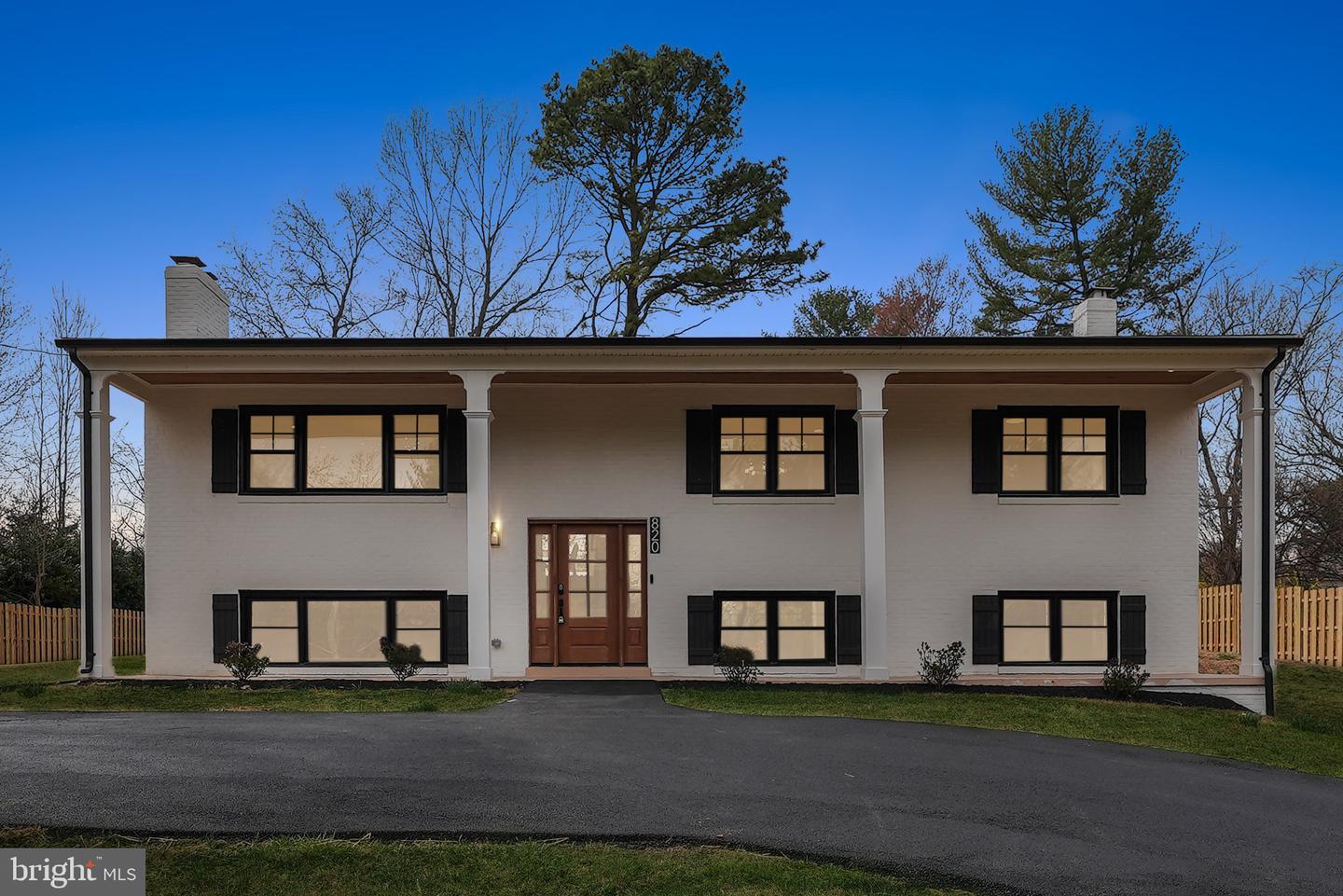 820 WALKER RD, GREAT FALLS, Virginia 22066, 5 Bedrooms Bedrooms, ,4 BathroomsBathrooms,Residential,For sale,820 WALKER RD,VAFX2225654 MLS # VAFX2225654