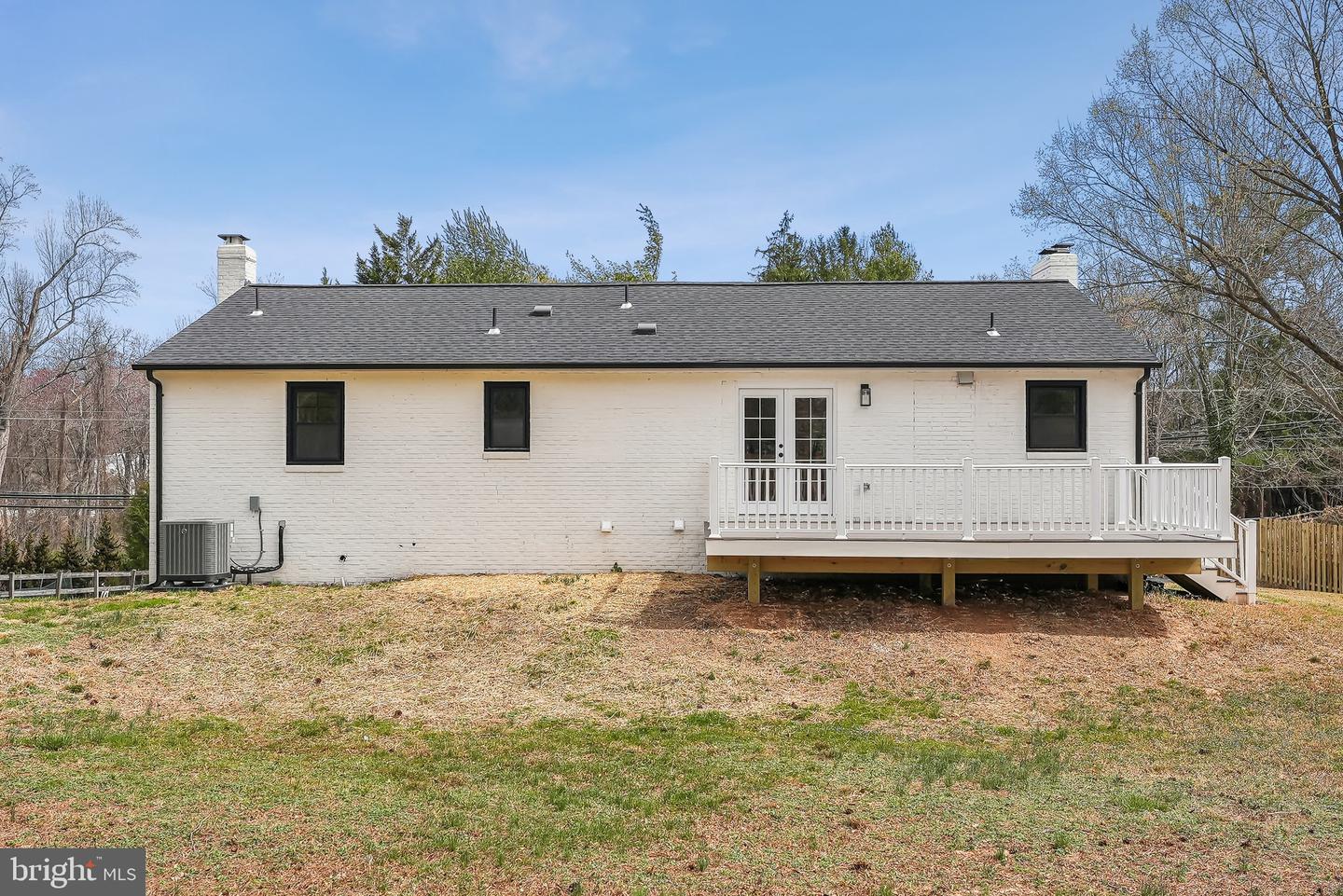 820 WALKER RD, GREAT FALLS, Virginia 22066, 5 Bedrooms Bedrooms, ,4 BathroomsBathrooms,Residential,For sale,820 WALKER RD,VAFX2225654 MLS # VAFX2225654