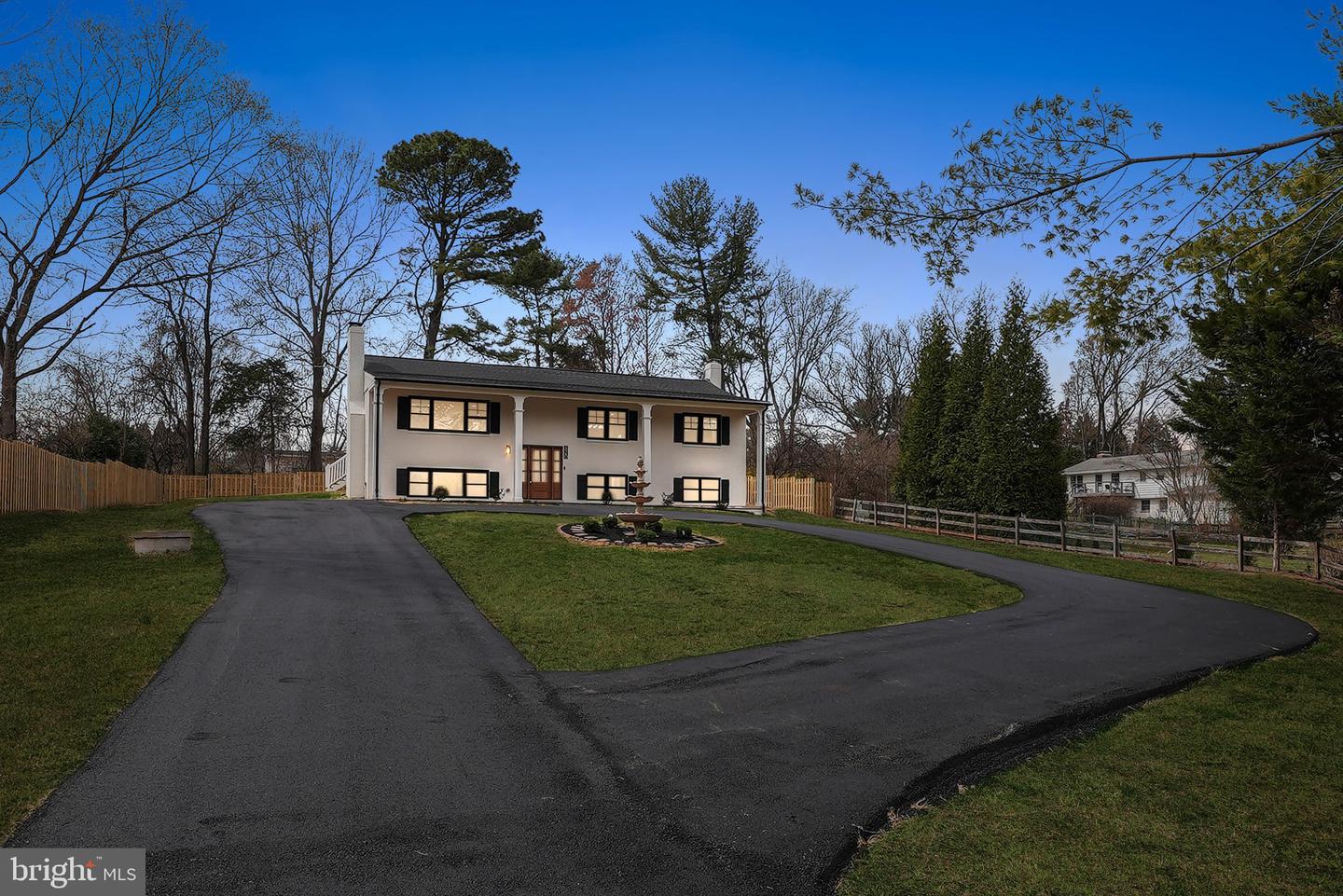 820 WALKER RD, GREAT FALLS, Virginia 22066, 5 Bedrooms Bedrooms, ,4 BathroomsBathrooms,Residential,For sale,820 WALKER RD,VAFX2225654 MLS # VAFX2225654