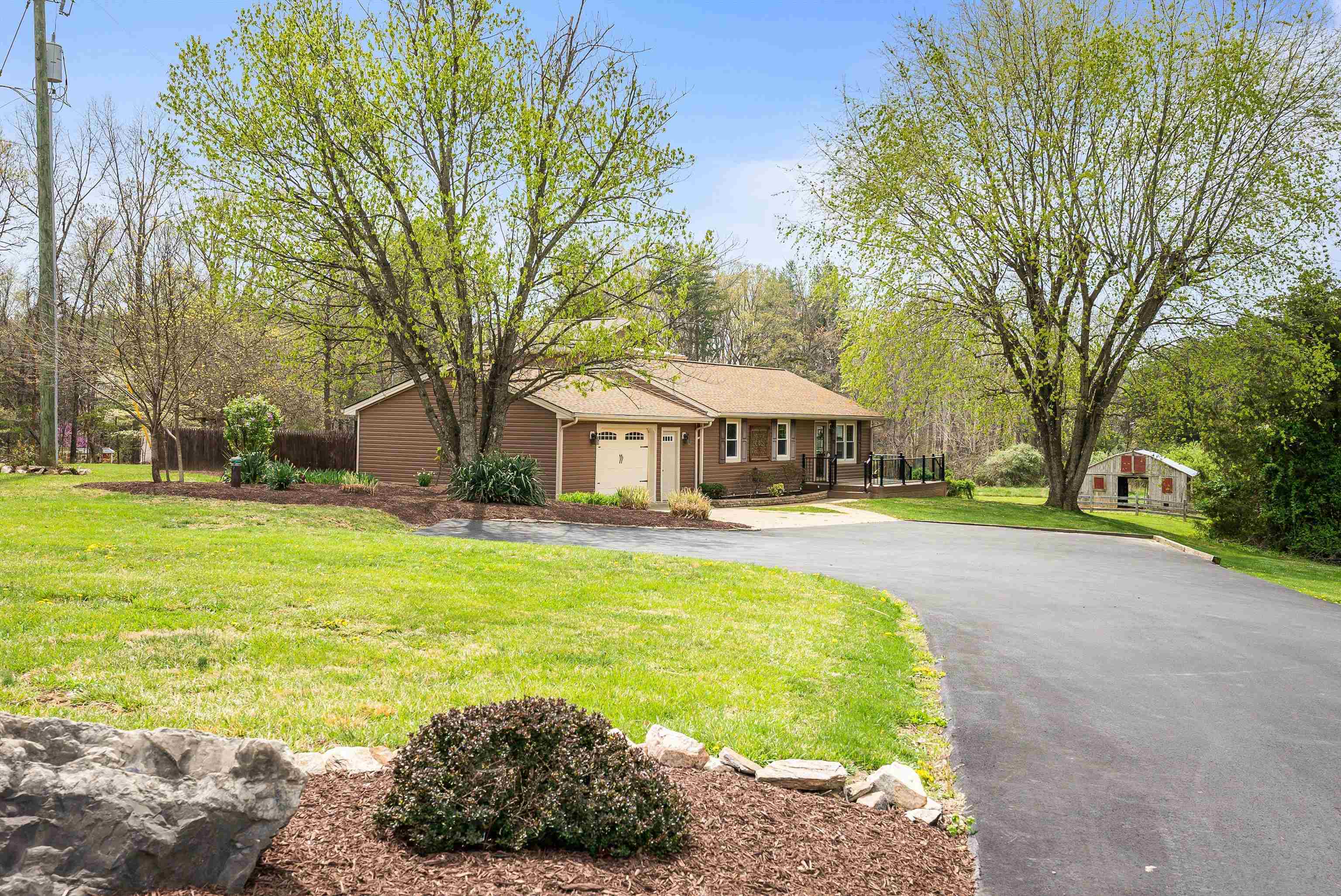 3002 RESORT DR, MCGAHEYSVILLE, Virginia 22840, 4 Bedrooms Bedrooms, ,2 BathroomsBathrooms,Residential,3002 RESORT DR,661481 MLS # 661481