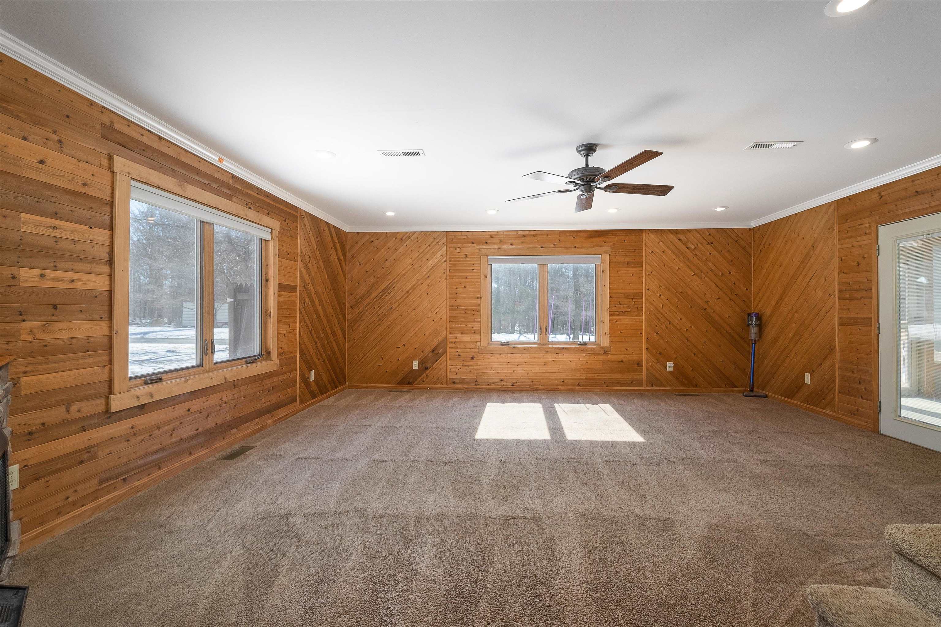 3002 RESORT DR, MCGAHEYSVILLE, Virginia 22840, 4 Bedrooms Bedrooms, ,2 BathroomsBathrooms,Residential,3002 RESORT DR,661481 MLS # 661481