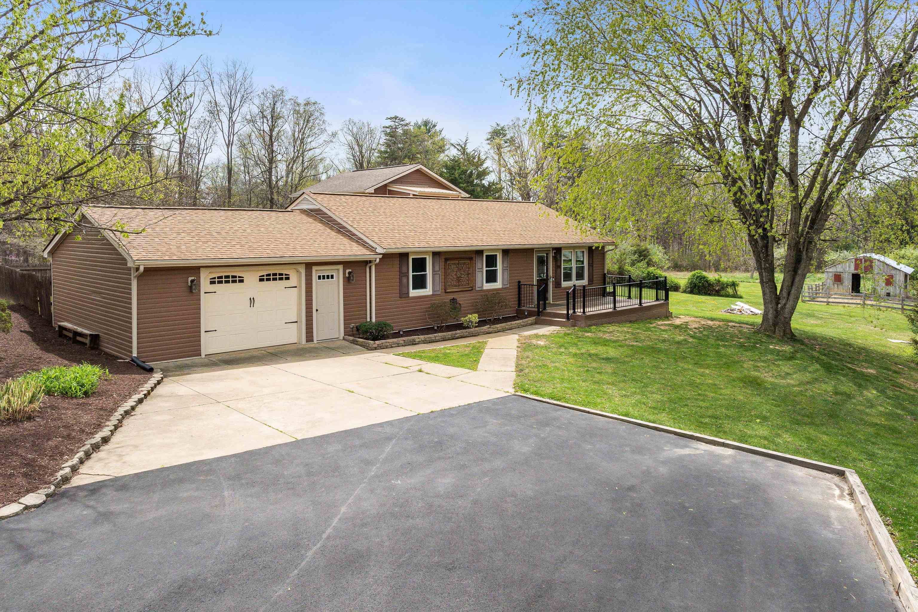 3002 RESORT DR, MCGAHEYSVILLE, Virginia 22840, 4 Bedrooms Bedrooms, ,2 BathroomsBathrooms,Residential,3002 RESORT DR,661481 MLS # 661481