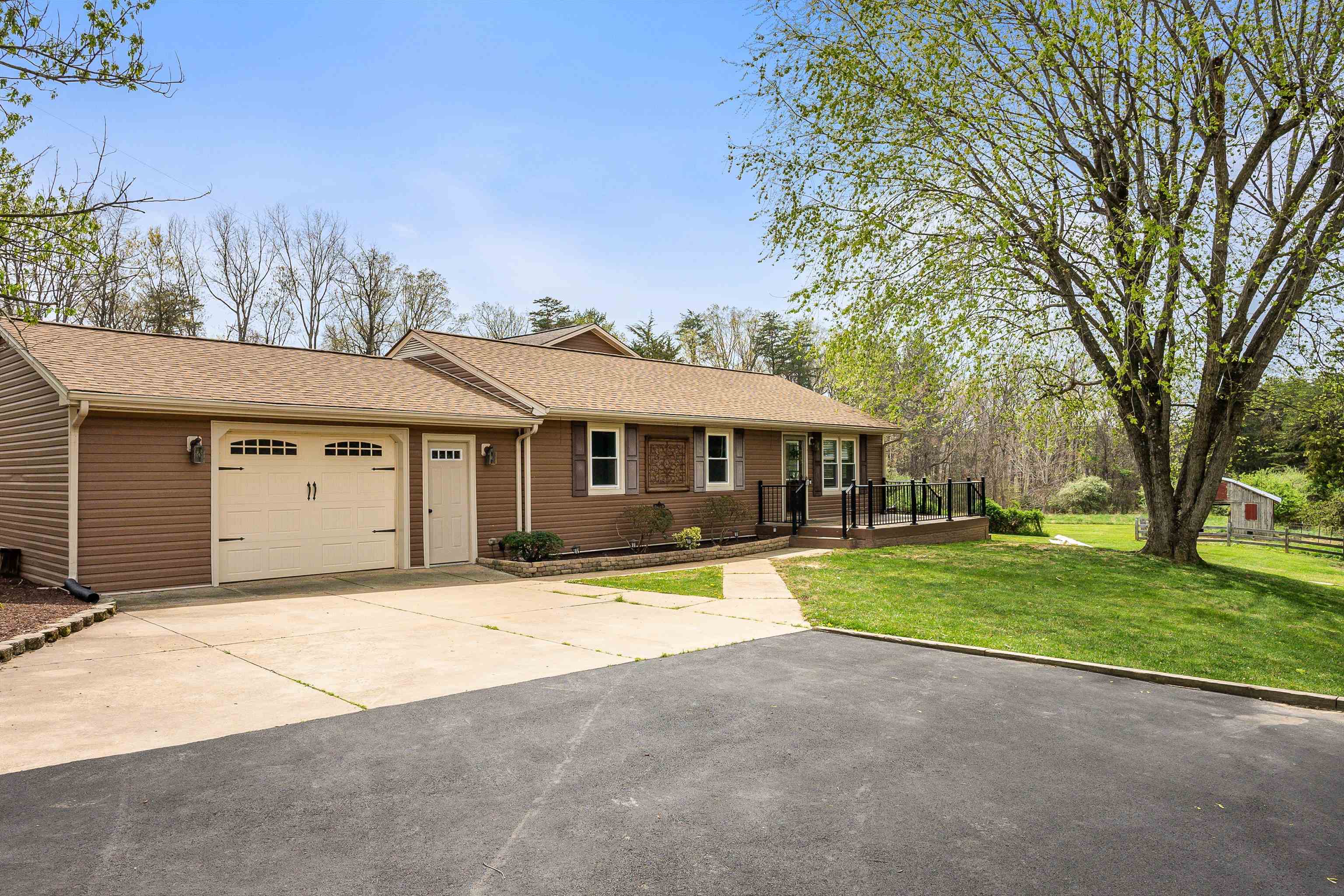 3002 RESORT DR, MCGAHEYSVILLE, Virginia 22840, 4 Bedrooms Bedrooms, ,2 BathroomsBathrooms,Residential,3002 RESORT DR,661481 MLS # 661481