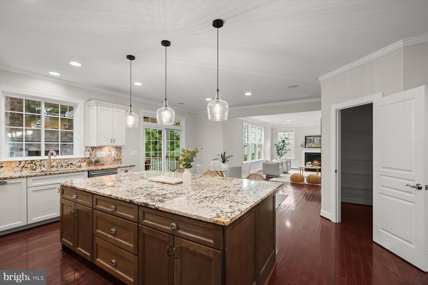 1302 SCOTTS RUN RD, MCLEAN, Virginia 22102, 7 Bedrooms Bedrooms, ,6 BathroomsBathrooms,Residential,For sale,1302 SCOTTS RUN RD,VAFX2230378 MLS # VAFX2230378