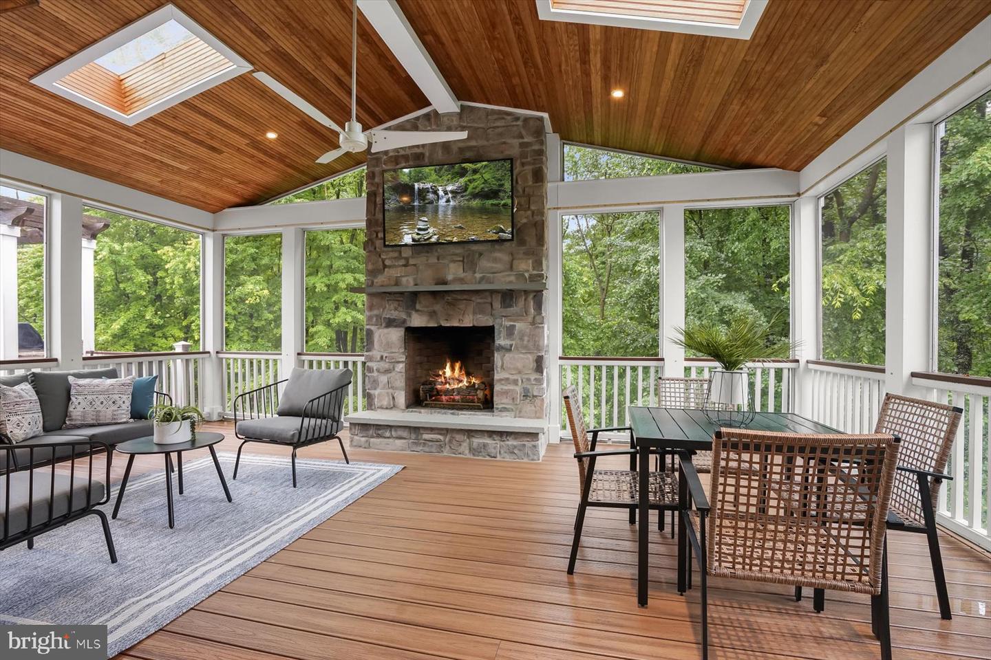 1302 SCOTTS RUN RD, MCLEAN, Virginia 22102, 7 Bedrooms Bedrooms, ,6 BathroomsBathrooms,Residential,For sale,1302 SCOTTS RUN RD,VAFX2230378 MLS # VAFX2230378