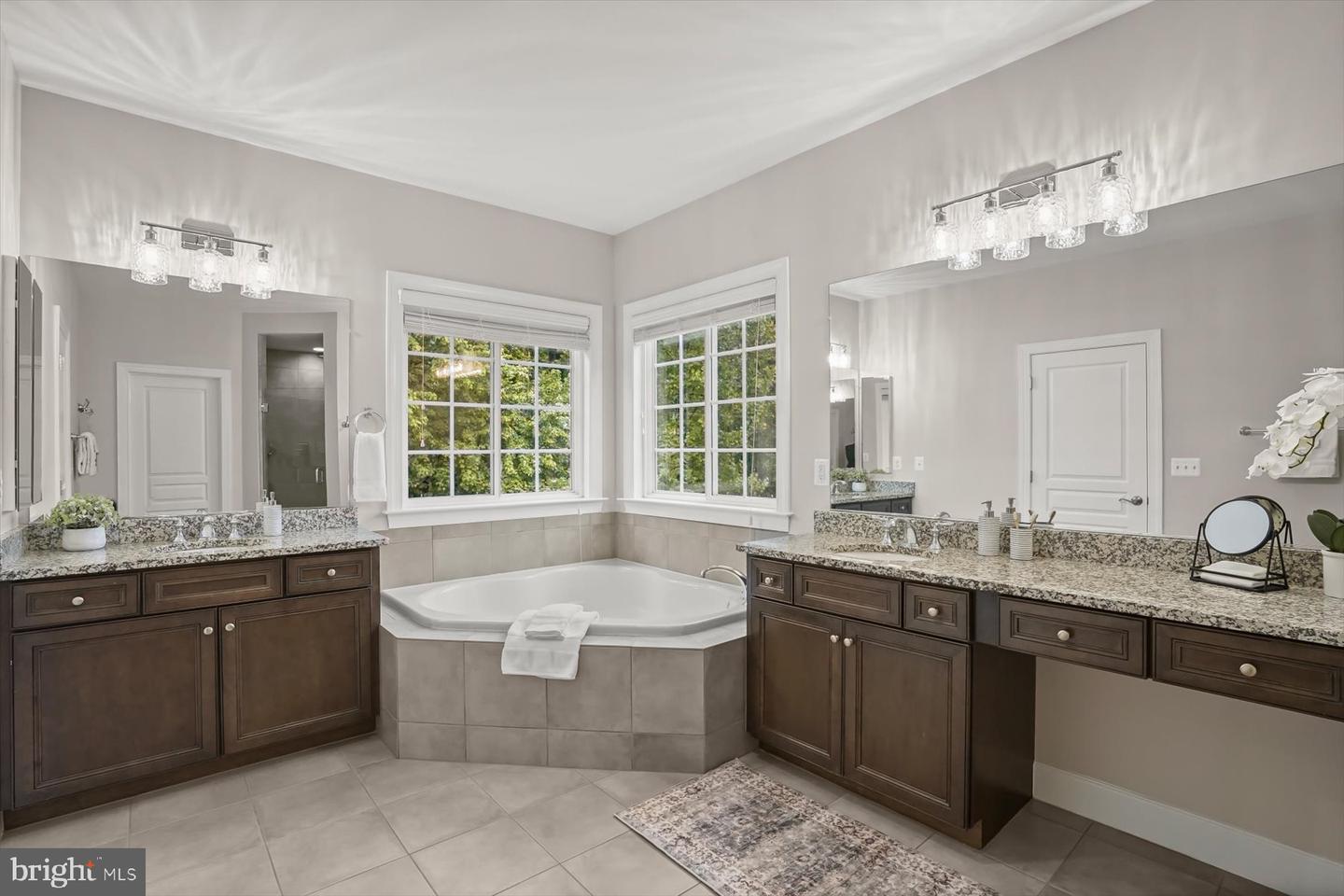 1302 SCOTTS RUN RD, MCLEAN, Virginia 22102, 7 Bedrooms Bedrooms, ,6 BathroomsBathrooms,Residential,For sale,1302 SCOTTS RUN RD,VAFX2230378 MLS # VAFX2230378