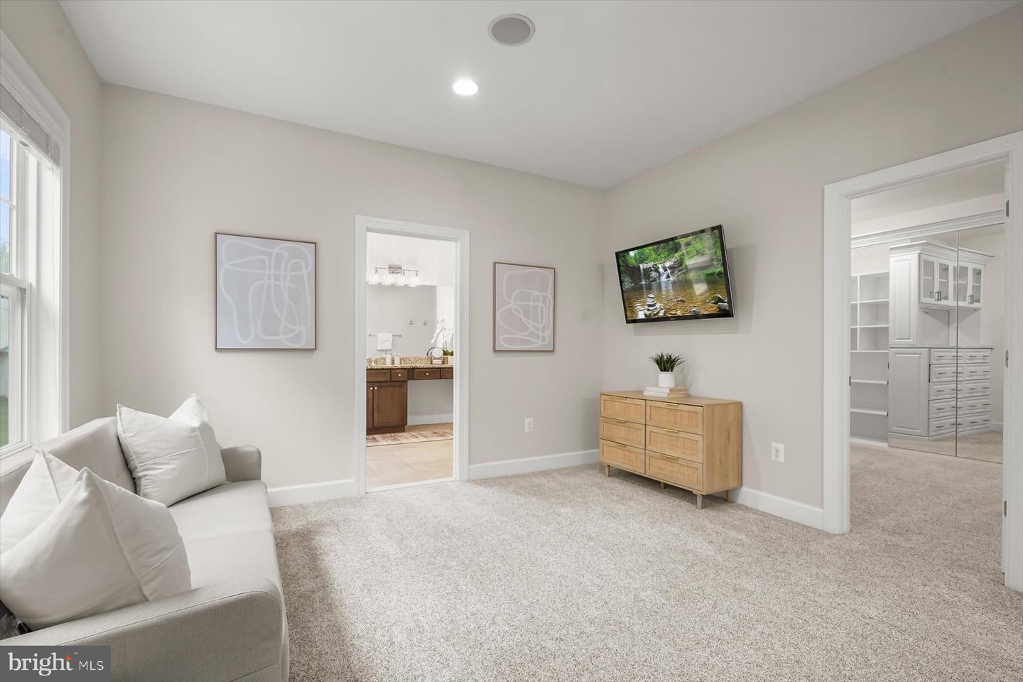 1302 SCOTTS RUN RD, MCLEAN, Virginia 22102, 7 Bedrooms Bedrooms, ,6 BathroomsBathrooms,Residential,For sale,1302 SCOTTS RUN RD,VAFX2230378 MLS # VAFX2230378