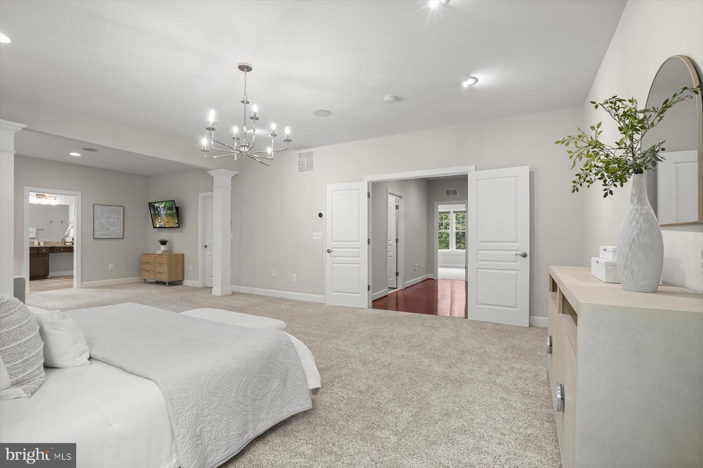 1302 SCOTTS RUN RD, MCLEAN, Virginia 22102, 7 Bedrooms Bedrooms, ,6 BathroomsBathrooms,Residential,For sale,1302 SCOTTS RUN RD,VAFX2230378 MLS # VAFX2230378