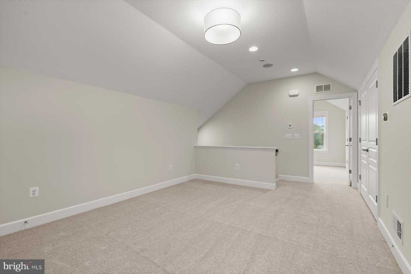 1302 SCOTTS RUN RD, MCLEAN, Virginia 22102, 7 Bedrooms Bedrooms, ,6 BathroomsBathrooms,Residential,For sale,1302 SCOTTS RUN RD,VAFX2230378 MLS # VAFX2230378