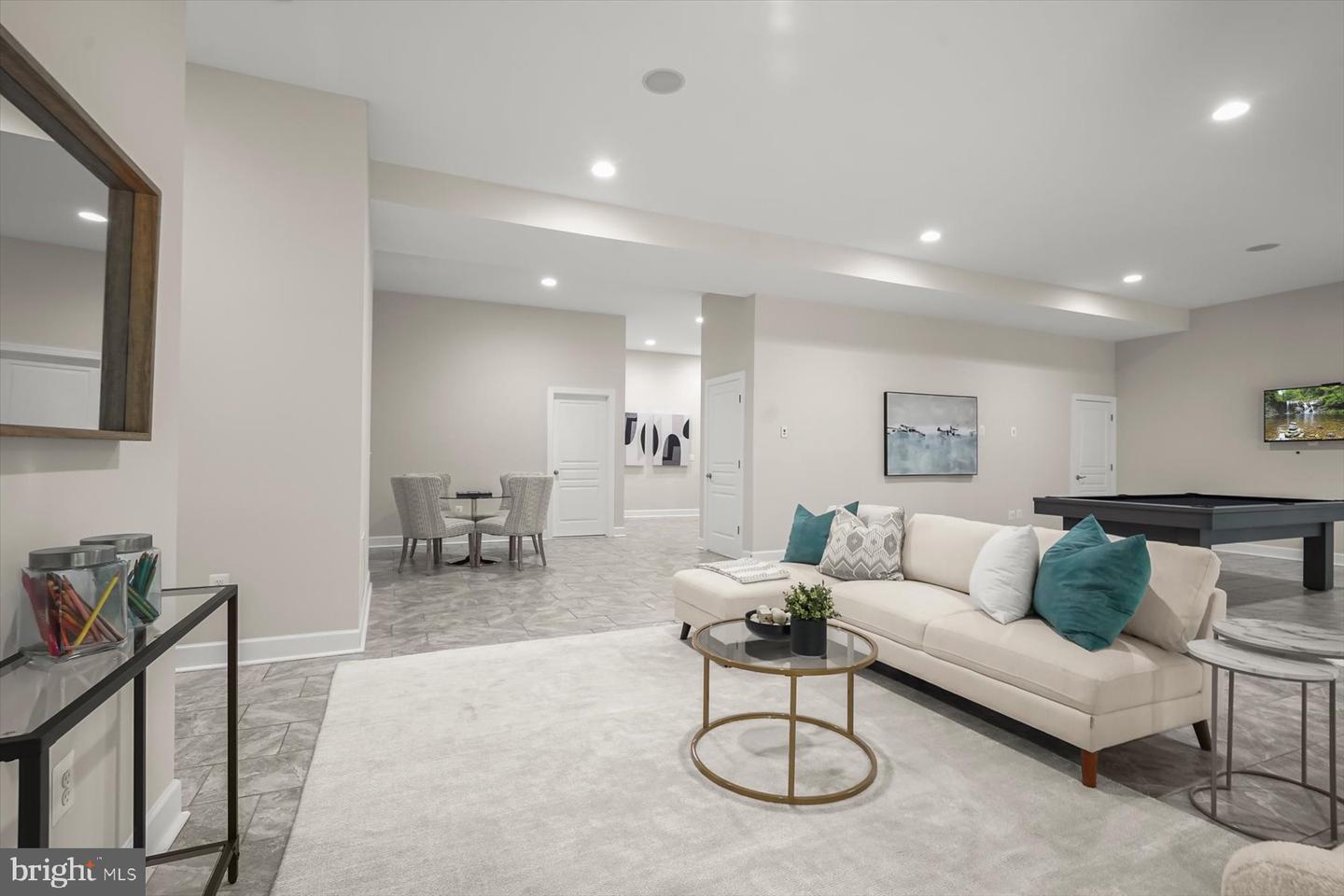 1302 SCOTTS RUN RD, MCLEAN, Virginia 22102, 7 Bedrooms Bedrooms, ,6 BathroomsBathrooms,Residential,For sale,1302 SCOTTS RUN RD,VAFX2230378 MLS # VAFX2230378