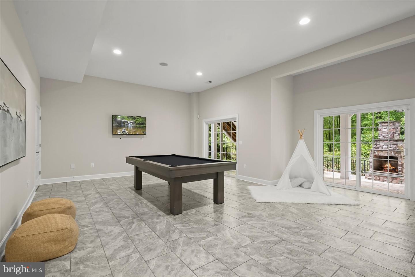 1302 SCOTTS RUN RD, MCLEAN, Virginia 22102, 7 Bedrooms Bedrooms, ,6 BathroomsBathrooms,Residential,For sale,1302 SCOTTS RUN RD,VAFX2230378 MLS # VAFX2230378