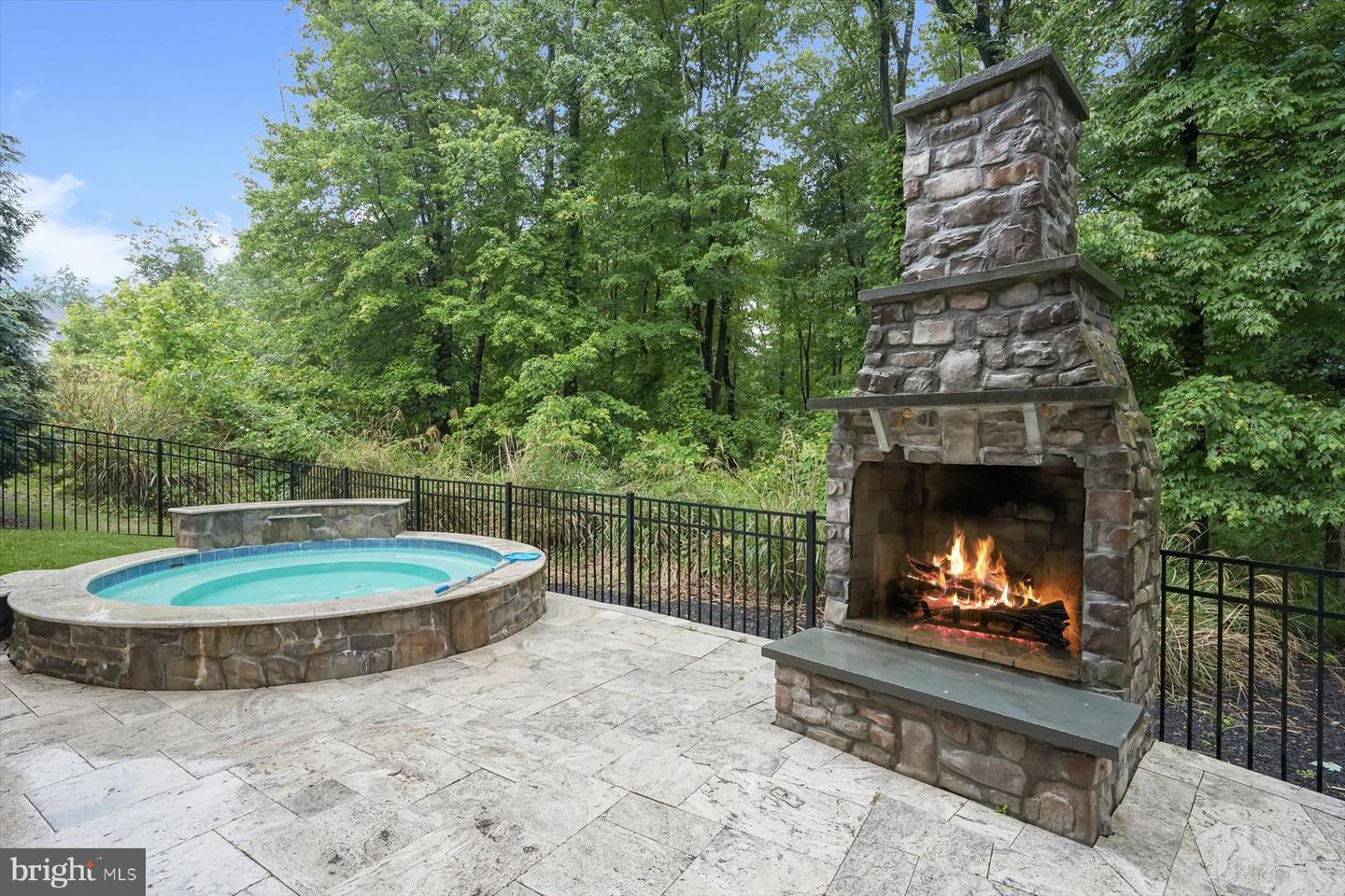 1302 SCOTTS RUN RD, MCLEAN, Virginia 22102, 7 Bedrooms Bedrooms, ,6 BathroomsBathrooms,Residential,For sale,1302 SCOTTS RUN RD,VAFX2230378 MLS # VAFX2230378