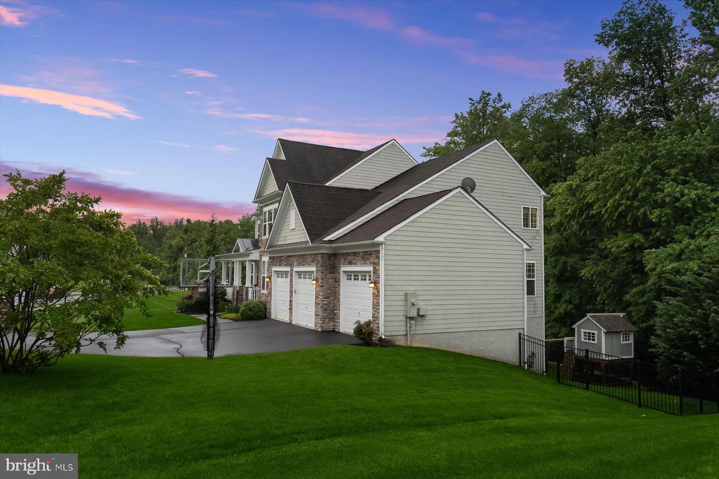 1302 SCOTTS RUN RD, MCLEAN, Virginia 22102, 7 Bedrooms Bedrooms, ,6 BathroomsBathrooms,Residential,For sale,1302 SCOTTS RUN RD,VAFX2230378 MLS # VAFX2230378