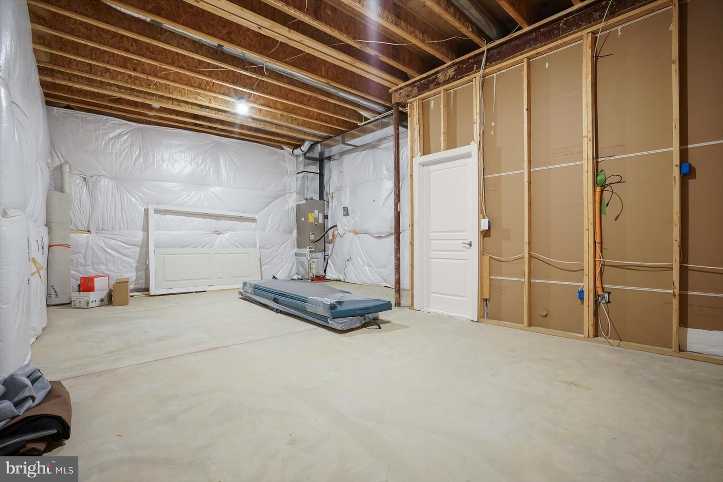 1302 SCOTTS RUN RD, MCLEAN, Virginia 22102, 7 Bedrooms Bedrooms, ,6 BathroomsBathrooms,Residential,For sale,1302 SCOTTS RUN RD,VAFX2230378 MLS # VAFX2230378