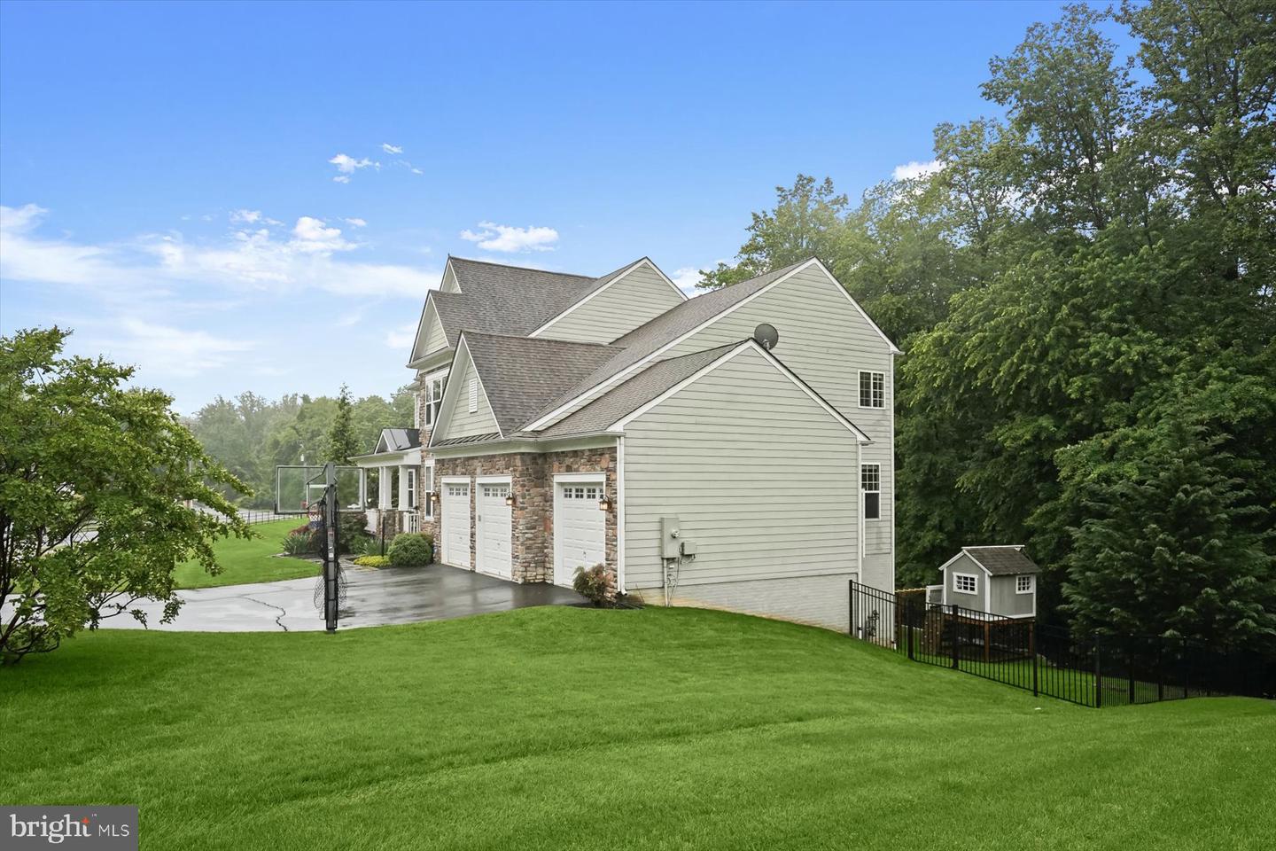 1302 SCOTTS RUN RD, MCLEAN, Virginia 22102, 7 Bedrooms Bedrooms, ,6 BathroomsBathrooms,Residential,For sale,1302 SCOTTS RUN RD,VAFX2230378 MLS # VAFX2230378