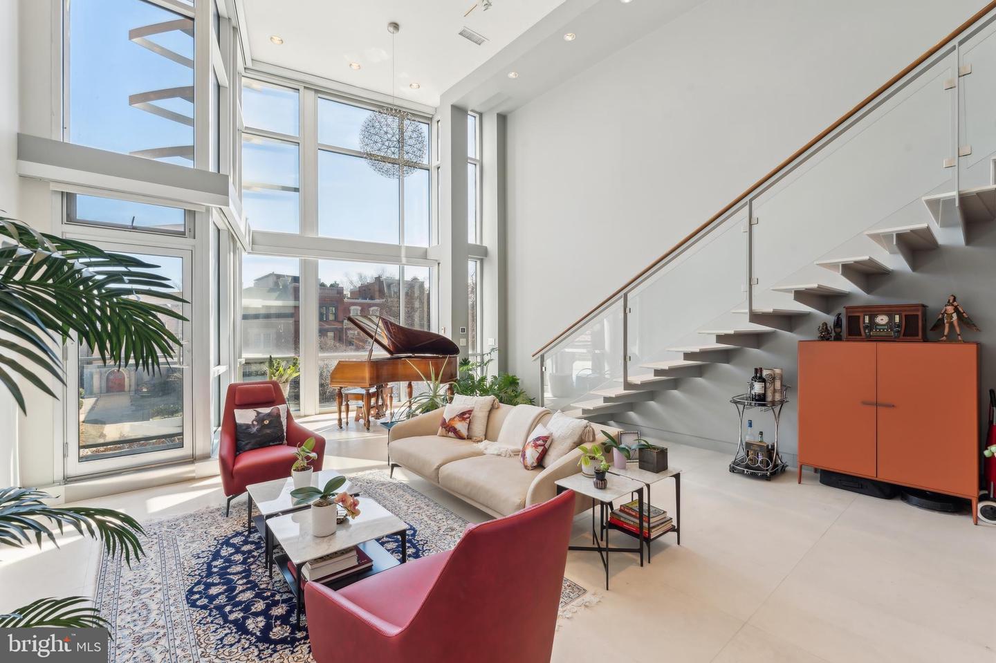 1612 16TH ST NW #3, WASHINGTON, District Of Columbia 20009, 2 Bedrooms Bedrooms, ,2 BathroomsBathrooms,Residential,For sale,1612 16TH ST NW #3,DCDC2193116 MLS # DCDC2193116