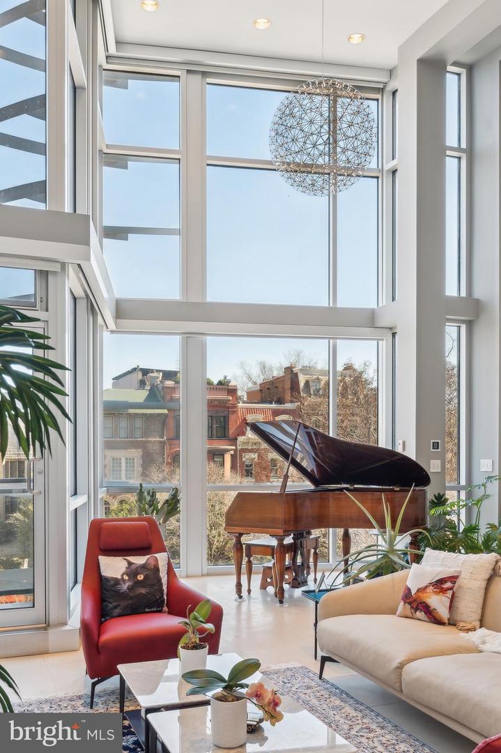 1612 16TH ST NW #3, WASHINGTON, District Of Columbia 20009, 2 Bedrooms Bedrooms, ,2 BathroomsBathrooms,Residential,For sale,1612 16TH ST NW #3,DCDC2193116 MLS # DCDC2193116