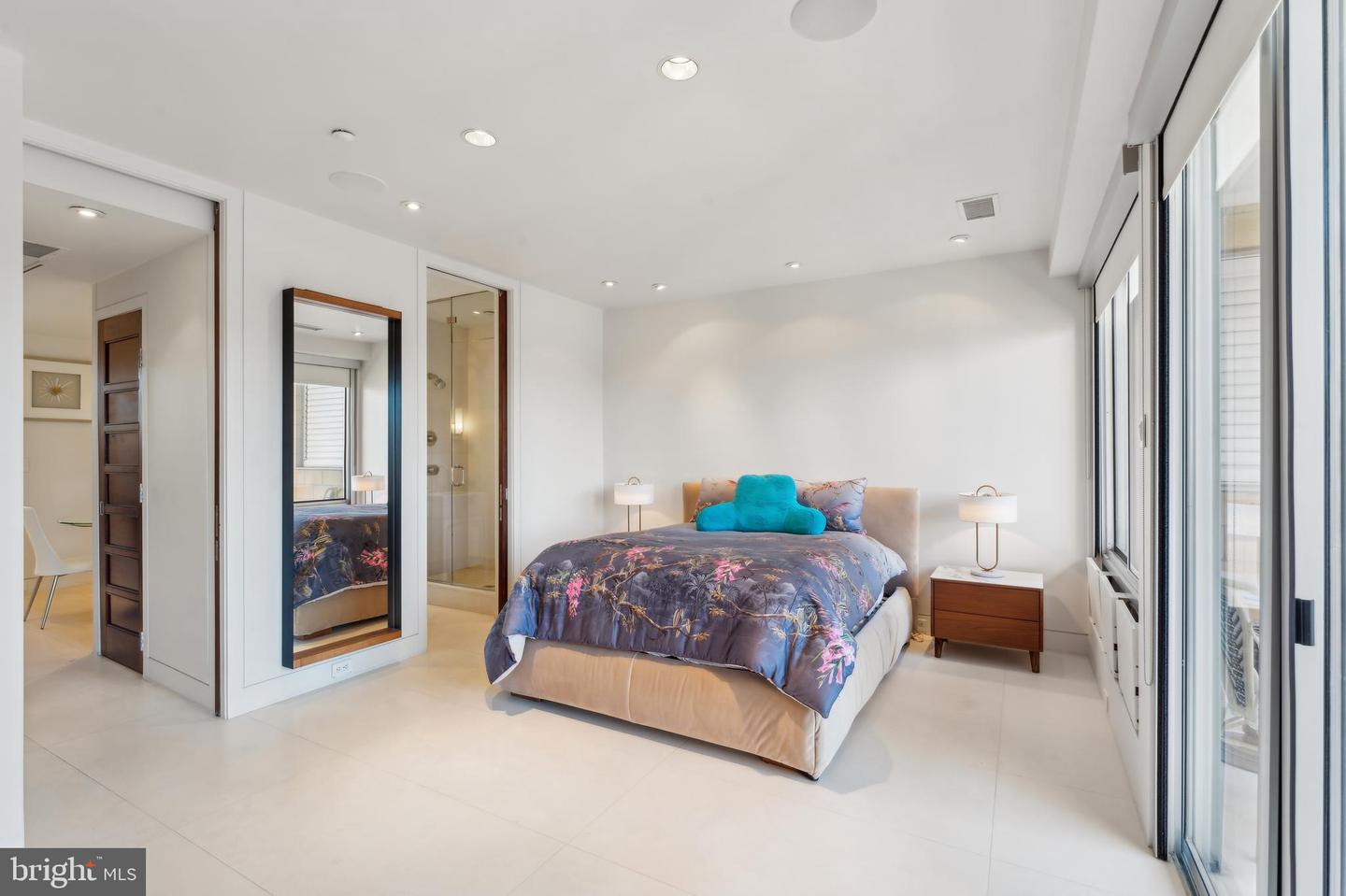 1612 16TH ST NW #3, WASHINGTON, District Of Columbia 20009, 2 Bedrooms Bedrooms, ,2 BathroomsBathrooms,Residential,For sale,1612 16TH ST NW #3,DCDC2193116 MLS # DCDC2193116