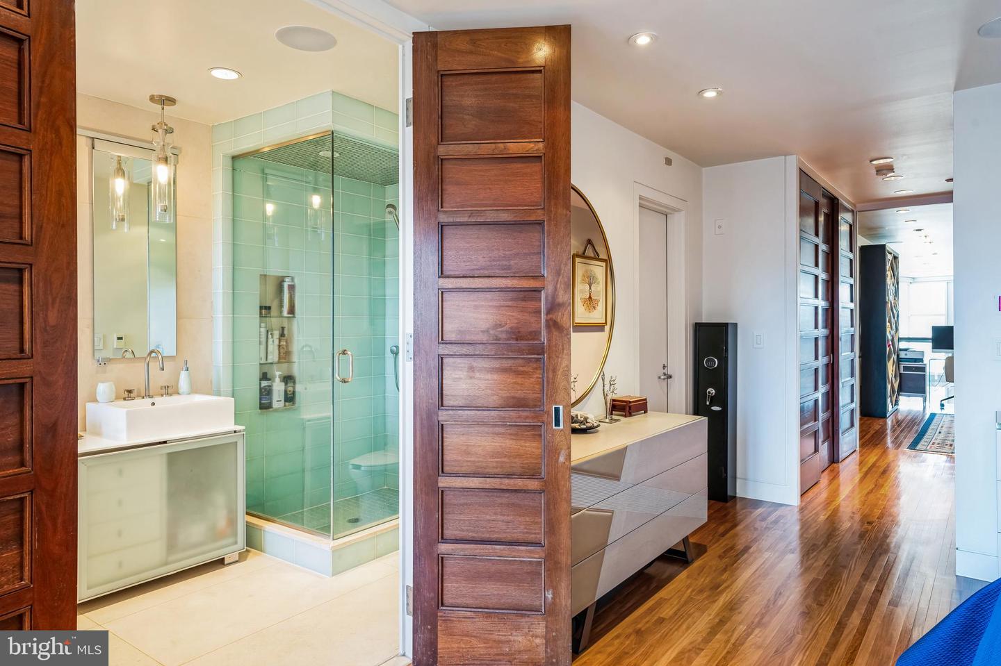 1612 16TH ST NW #3, WASHINGTON, District Of Columbia 20009, 2 Bedrooms Bedrooms, ,2 BathroomsBathrooms,Residential,For sale,1612 16TH ST NW #3,DCDC2193116 MLS # DCDC2193116