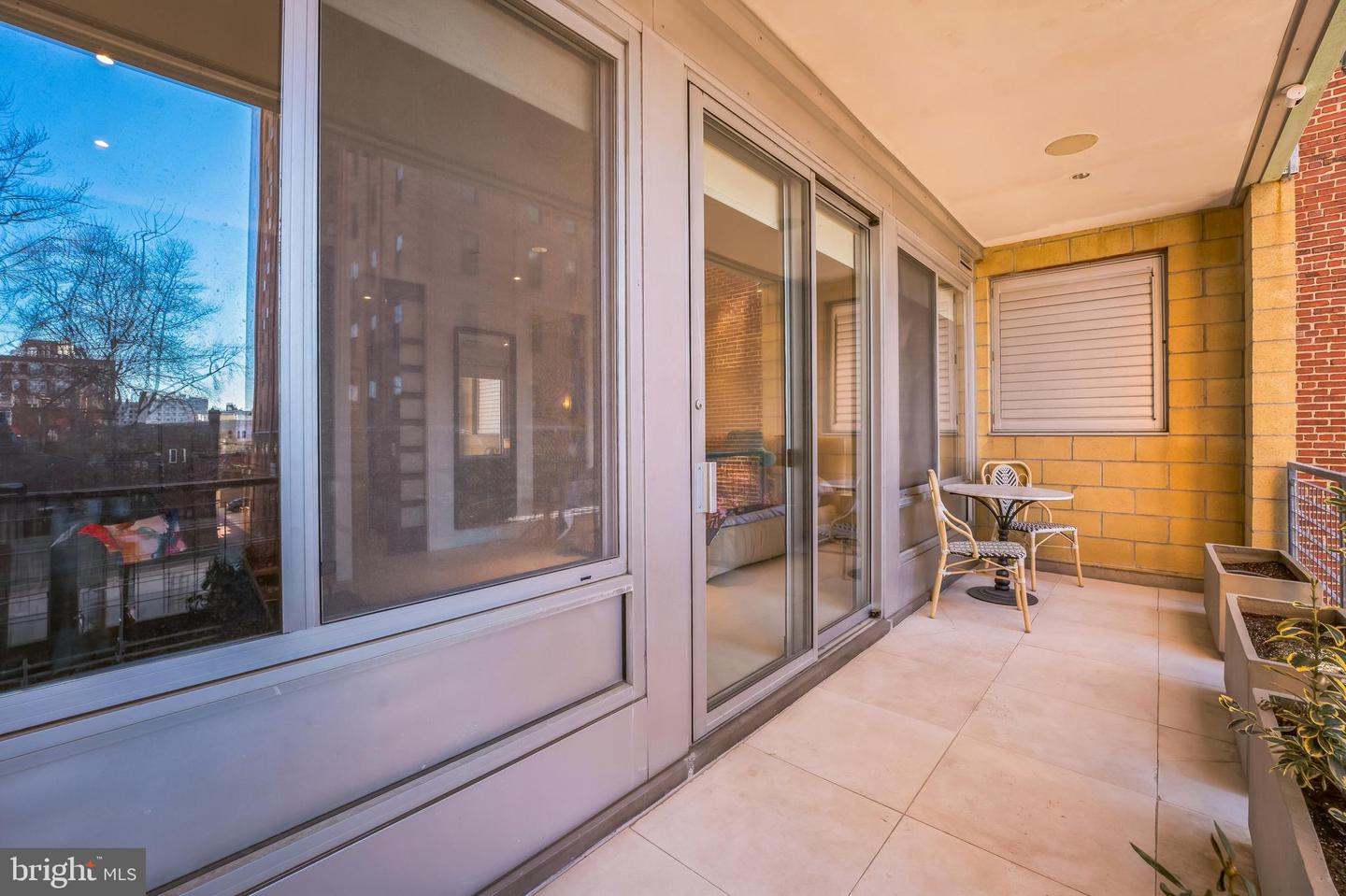 1612 16TH ST NW #3, WASHINGTON, District Of Columbia 20009, 2 Bedrooms Bedrooms, ,2 BathroomsBathrooms,Residential,For sale,1612 16TH ST NW #3,DCDC2193116 MLS # DCDC2193116