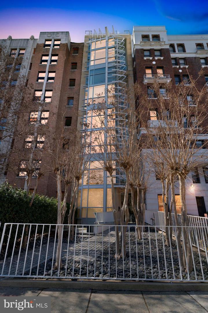 1612 16TH ST NW #3, WASHINGTON, District Of Columbia 20009, 2 Bedrooms Bedrooms, ,2 BathroomsBathrooms,Residential,For sale,1612 16TH ST NW #3,DCDC2193116 MLS # DCDC2193116