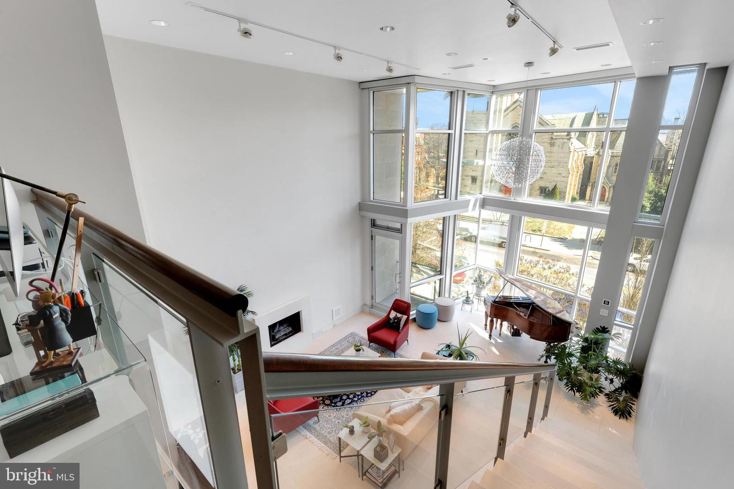 1612 16TH ST NW #3, WASHINGTON, District Of Columbia 20009, 2 Bedrooms Bedrooms, ,2 BathroomsBathrooms,Residential,For sale,1612 16TH ST NW #3,DCDC2193116 MLS # DCDC2193116