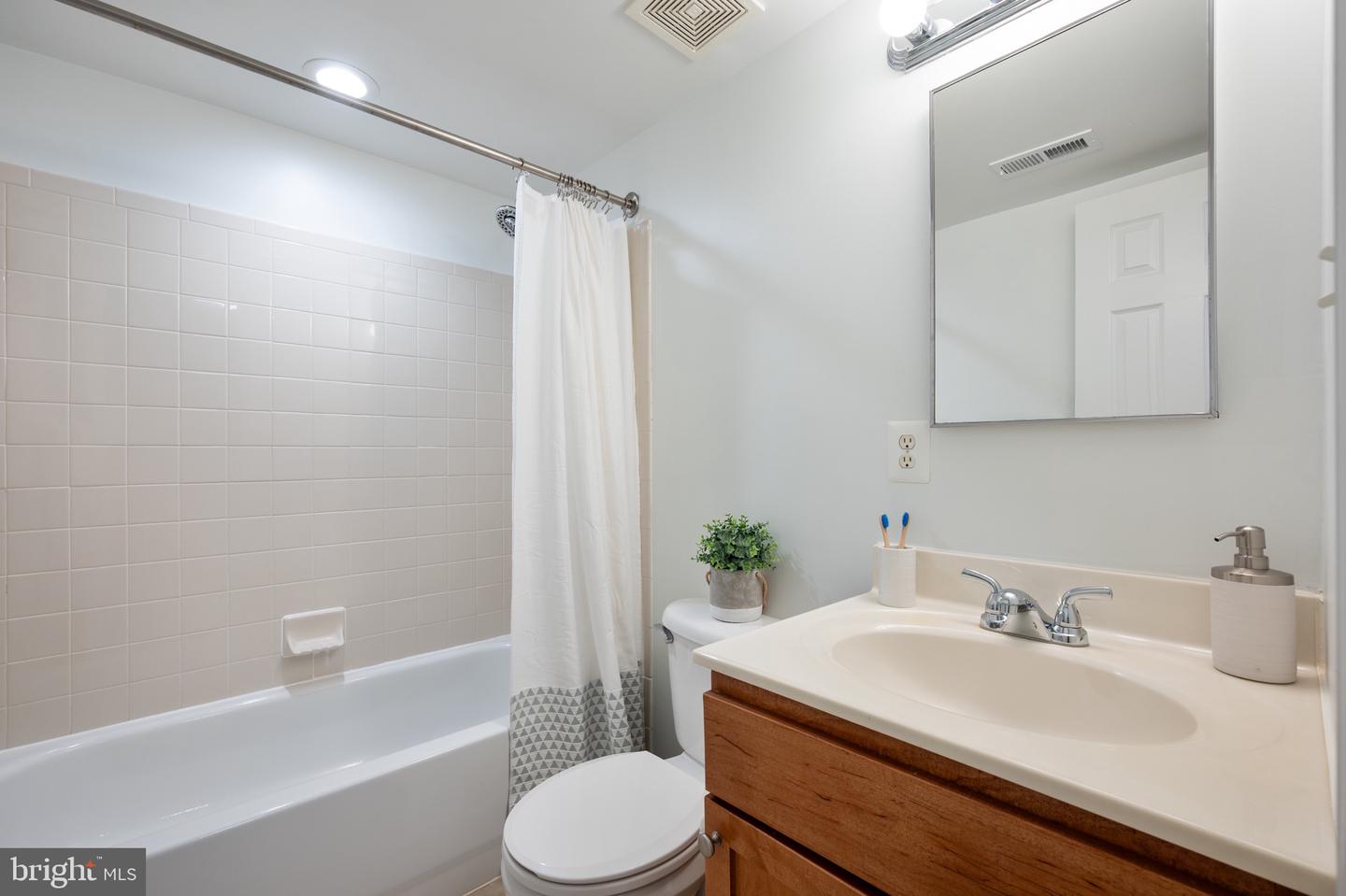 1485-A N VAN DORN ST, ALEXANDRIA, Virginia 22304, 2 Bedrooms Bedrooms, ,1 BathroomBathrooms,Residential,For sale,1485-A N VAN DORN ST,VAAX2043474 MLS # VAAX2043474