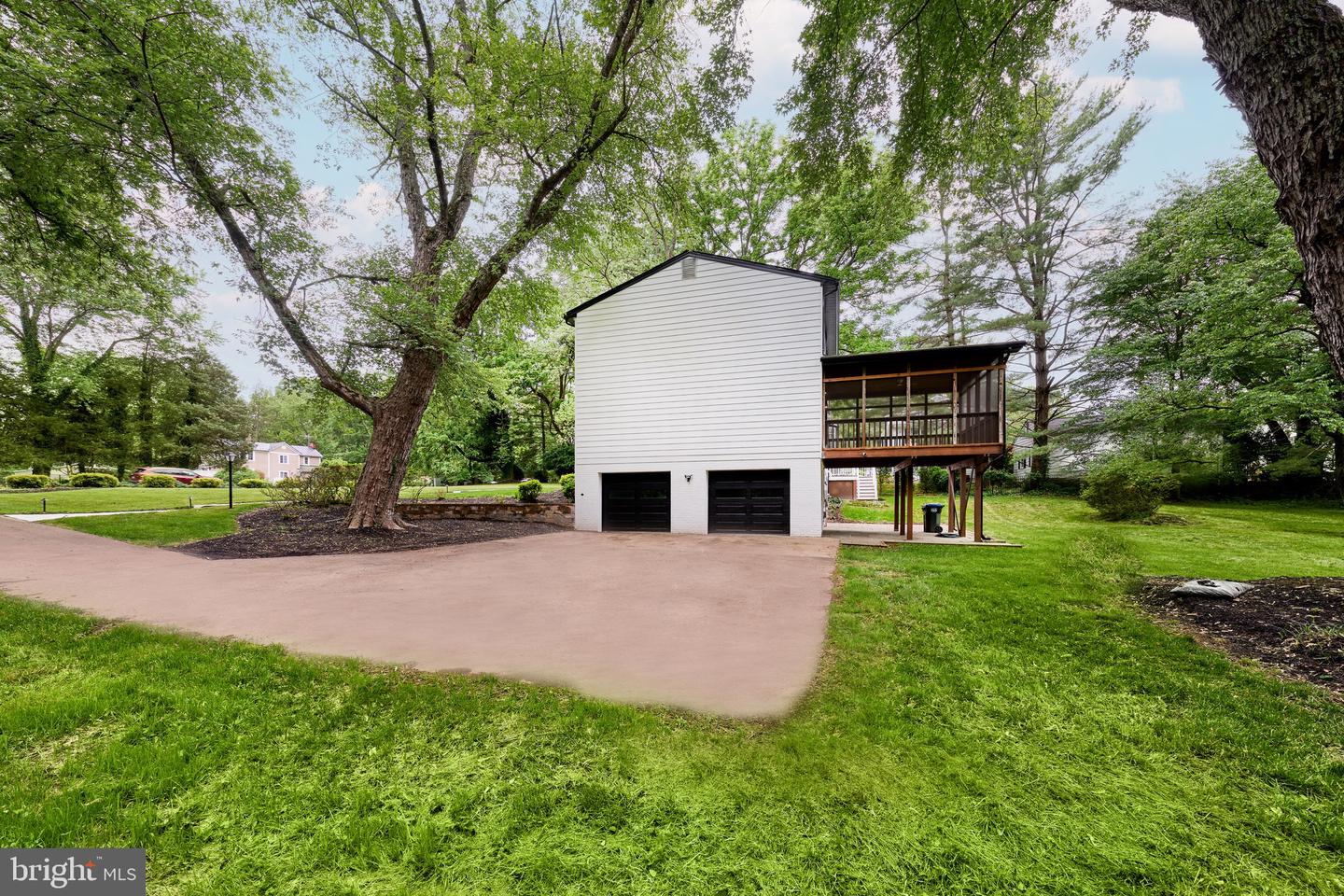 11318 VALE RD, OAKTON, Virginia 22124, 4 Bedrooms Bedrooms, ,3 BathroomsBathrooms,Residential,For sale,11318 VALE RD,VAFX2233070 MLS # VAFX2233070