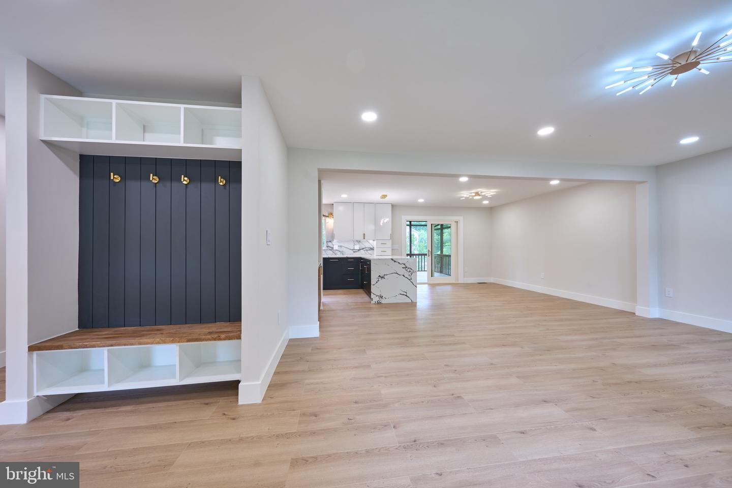 11318 VALE RD, OAKTON, Virginia 22124, 4 Bedrooms Bedrooms, ,3 BathroomsBathrooms,Residential,For sale,11318 VALE RD,VAFX2233070 MLS # VAFX2233070