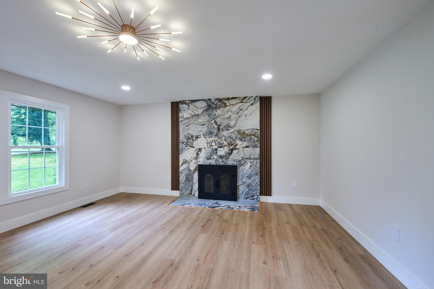 11318 VALE RD, OAKTON, Virginia 22124, 4 Bedrooms Bedrooms, ,3 BathroomsBathrooms,Residential,For sale,11318 VALE RD,VAFX2233070 MLS # VAFX2233070