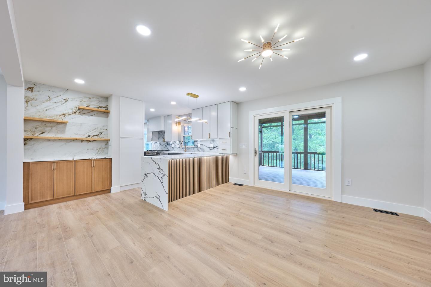 11318 VALE RD, OAKTON, Virginia 22124, 4 Bedrooms Bedrooms, ,3 BathroomsBathrooms,Residential,For sale,11318 VALE RD,VAFX2233070 MLS # VAFX2233070