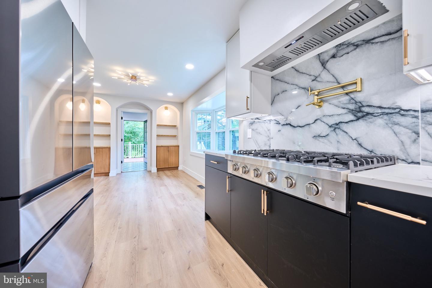 11318 VALE RD, OAKTON, Virginia 22124, 4 Bedrooms Bedrooms, ,3 BathroomsBathrooms,Residential,For sale,11318 VALE RD,VAFX2233070 MLS # VAFX2233070