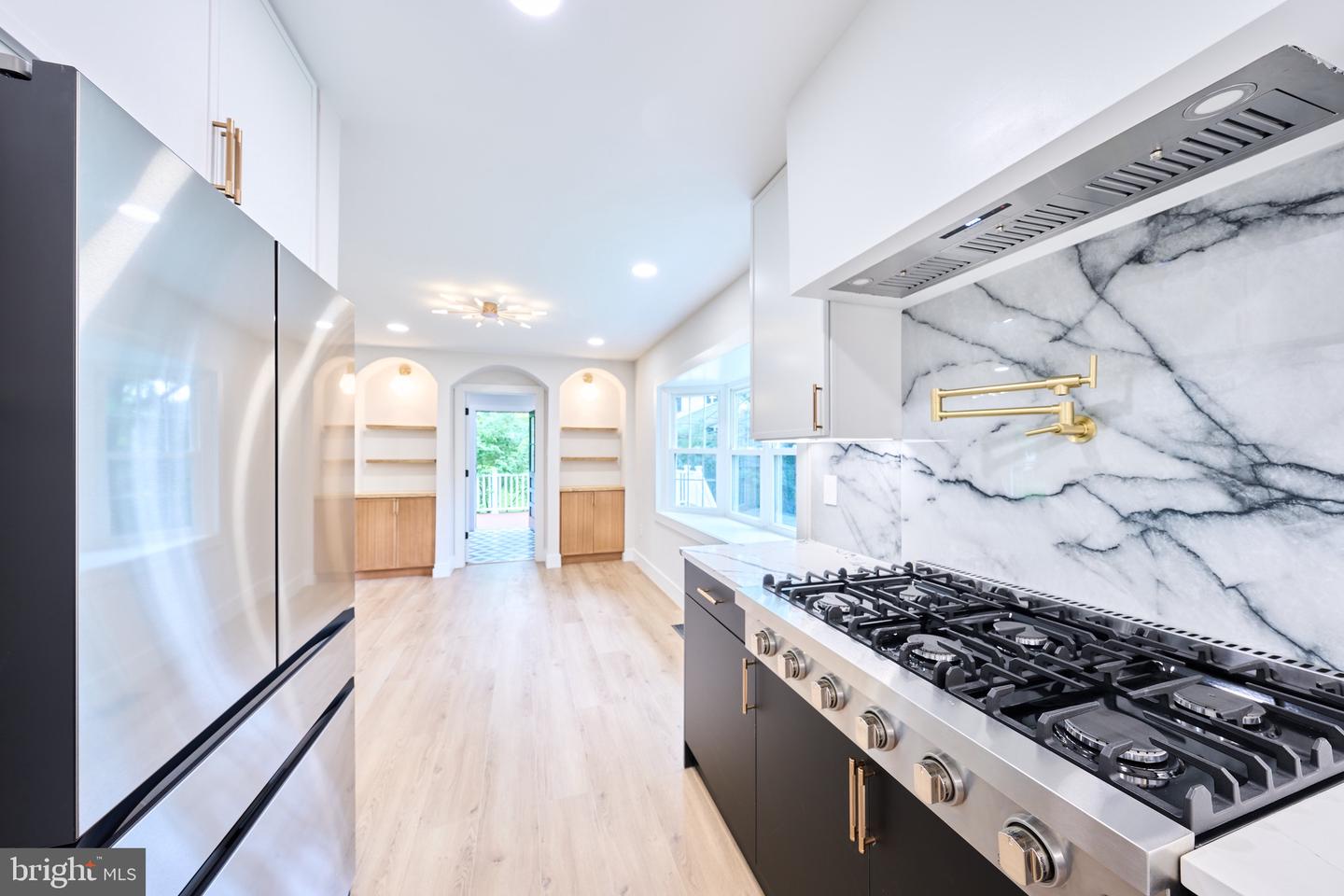 11318 VALE RD, OAKTON, Virginia 22124, 4 Bedrooms Bedrooms, ,3 BathroomsBathrooms,Residential,For sale,11318 VALE RD,VAFX2233070 MLS # VAFX2233070