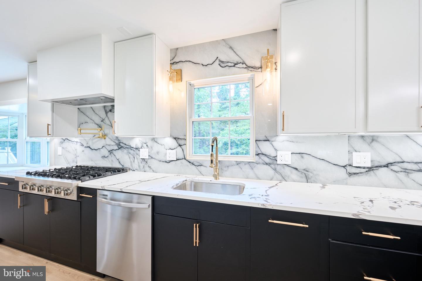 11318 VALE RD, OAKTON, Virginia 22124, 4 Bedrooms Bedrooms, ,3 BathroomsBathrooms,Residential,For sale,11318 VALE RD,VAFX2233070 MLS # VAFX2233070