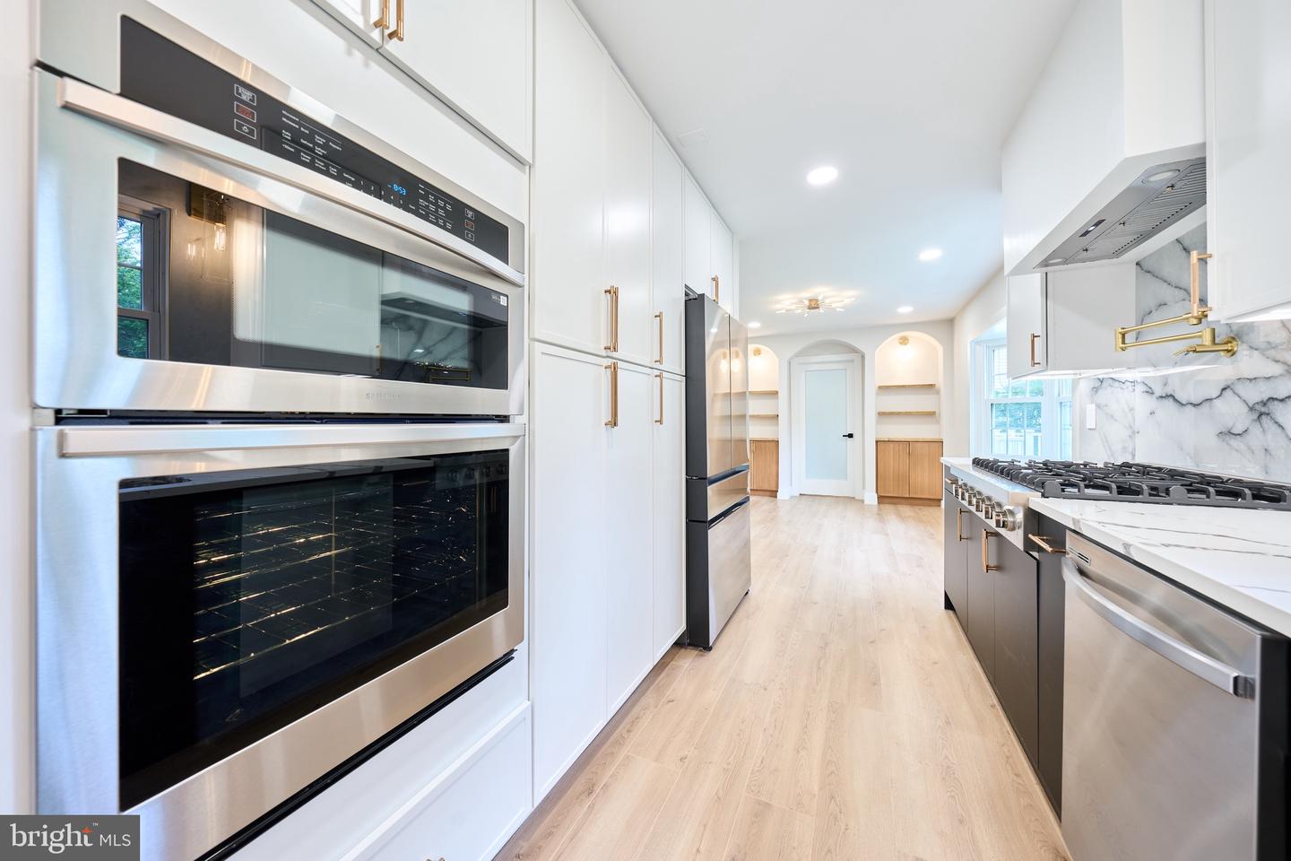 11318 VALE RD, OAKTON, Virginia 22124, 4 Bedrooms Bedrooms, ,3 BathroomsBathrooms,Residential,For sale,11318 VALE RD,VAFX2233070 MLS # VAFX2233070