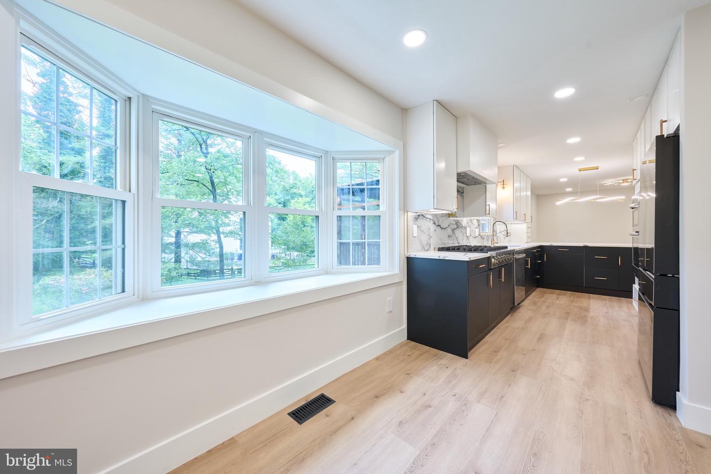 11318 VALE RD, OAKTON, Virginia 22124, 4 Bedrooms Bedrooms, ,3 BathroomsBathrooms,Residential,For sale,11318 VALE RD,VAFX2233070 MLS # VAFX2233070