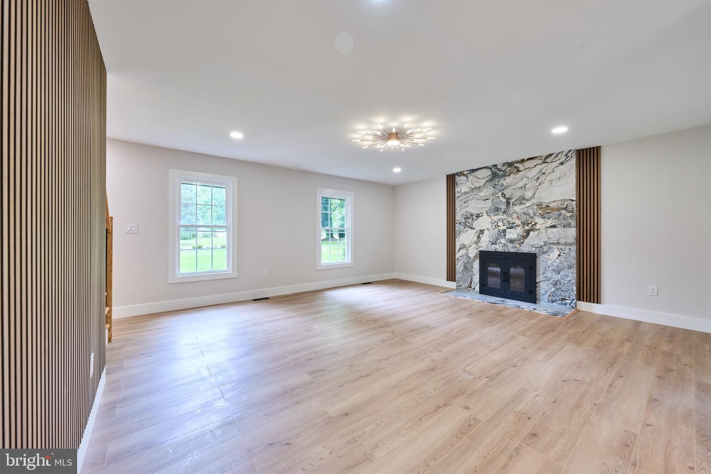 11318 VALE RD, OAKTON, Virginia 22124, 4 Bedrooms Bedrooms, ,3 BathroomsBathrooms,Residential,For sale,11318 VALE RD,VAFX2233070 MLS # VAFX2233070