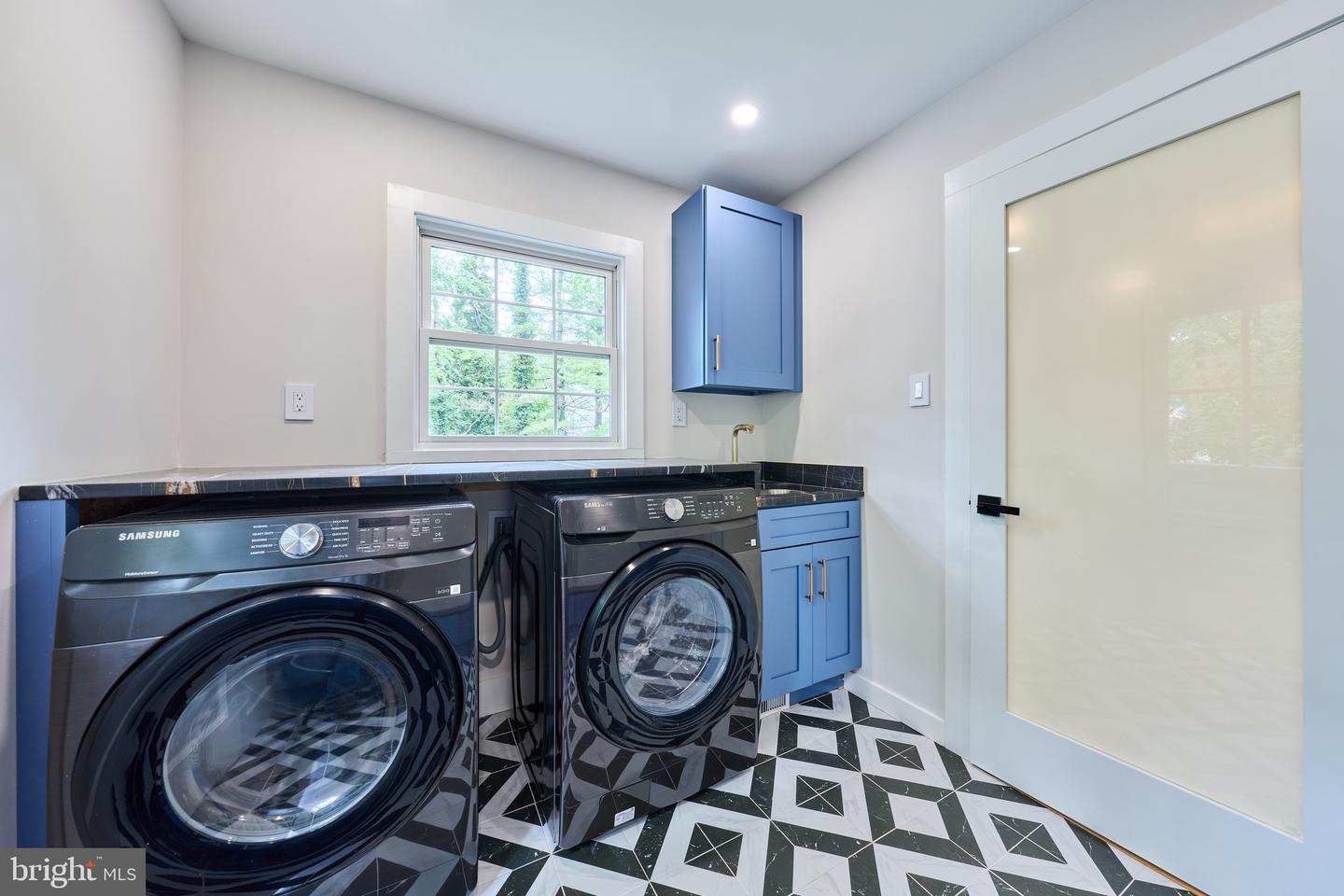 11318 VALE RD, OAKTON, Virginia 22124, 4 Bedrooms Bedrooms, ,3 BathroomsBathrooms,Residential,For sale,11318 VALE RD,VAFX2233070 MLS # VAFX2233070