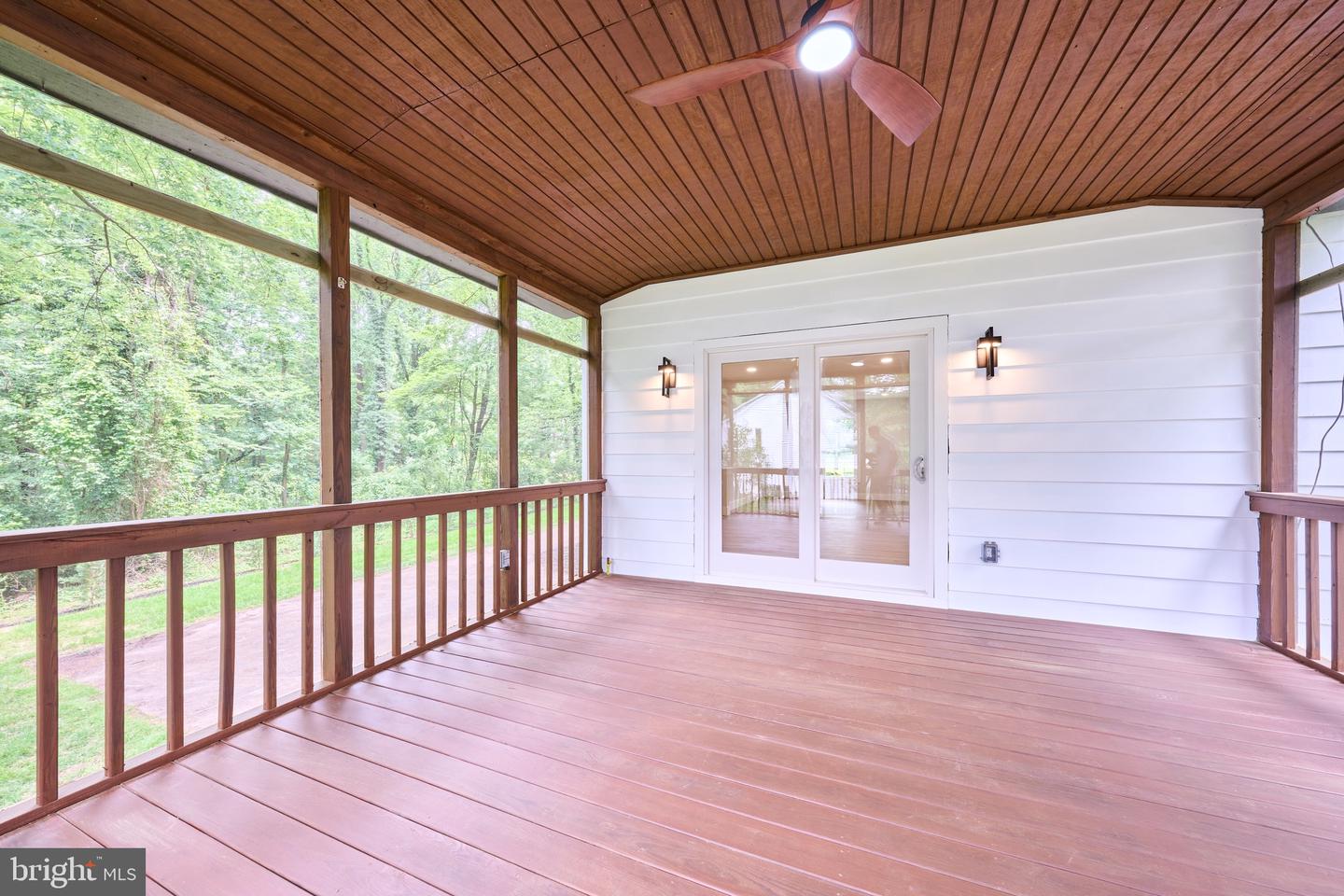 11318 VALE RD, OAKTON, Virginia 22124, 4 Bedrooms Bedrooms, ,3 BathroomsBathrooms,Residential,For sale,11318 VALE RD,VAFX2233070 MLS # VAFX2233070