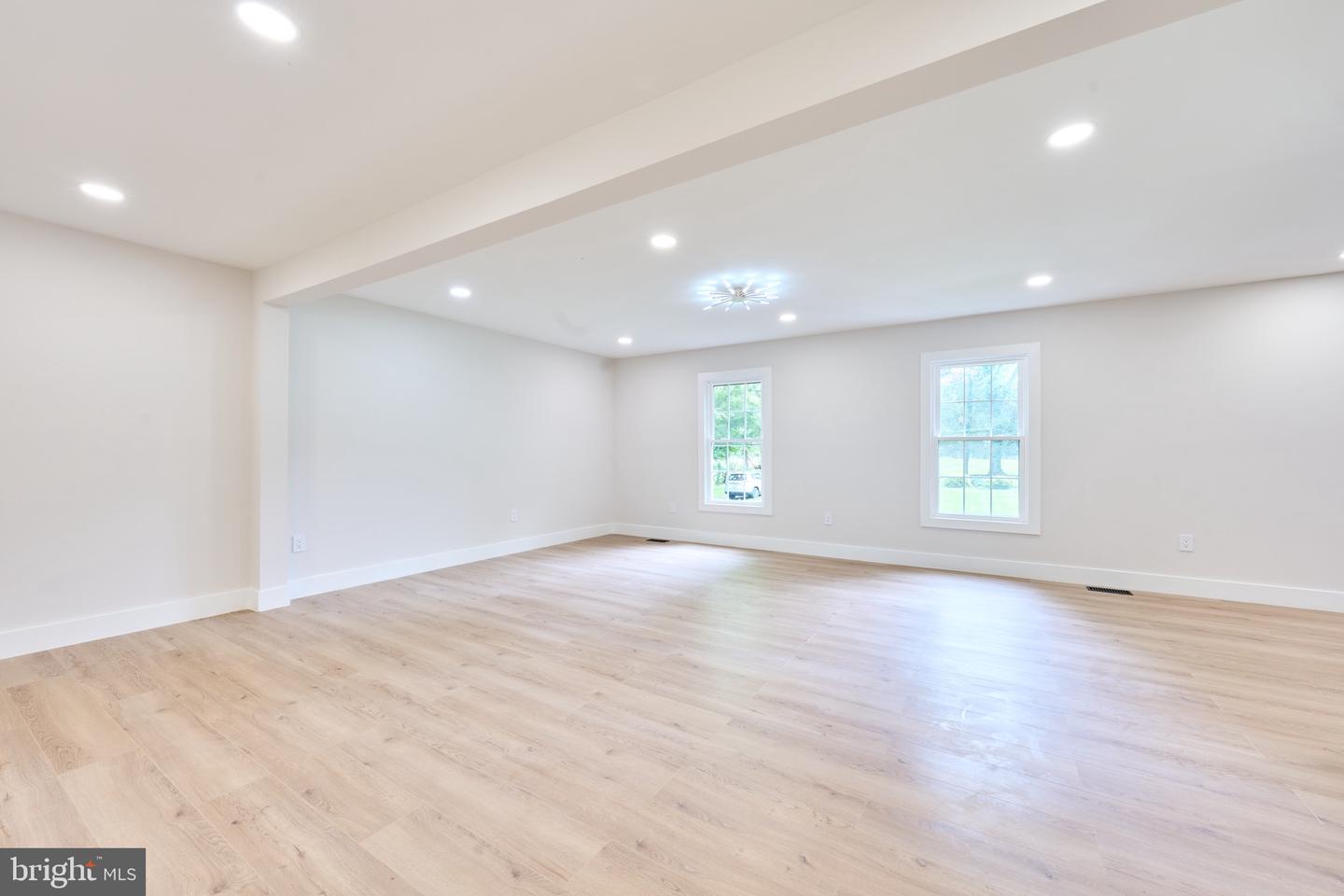 11318 VALE RD, OAKTON, Virginia 22124, 4 Bedrooms Bedrooms, ,3 BathroomsBathrooms,Residential,For sale,11318 VALE RD,VAFX2233070 MLS # VAFX2233070