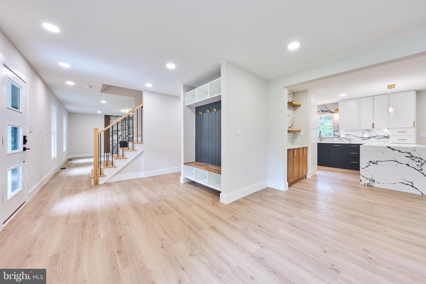11318 VALE RD, OAKTON, Virginia 22124, 4 Bedrooms Bedrooms, ,3 BathroomsBathrooms,Residential,For sale,11318 VALE RD,VAFX2233070 MLS # VAFX2233070