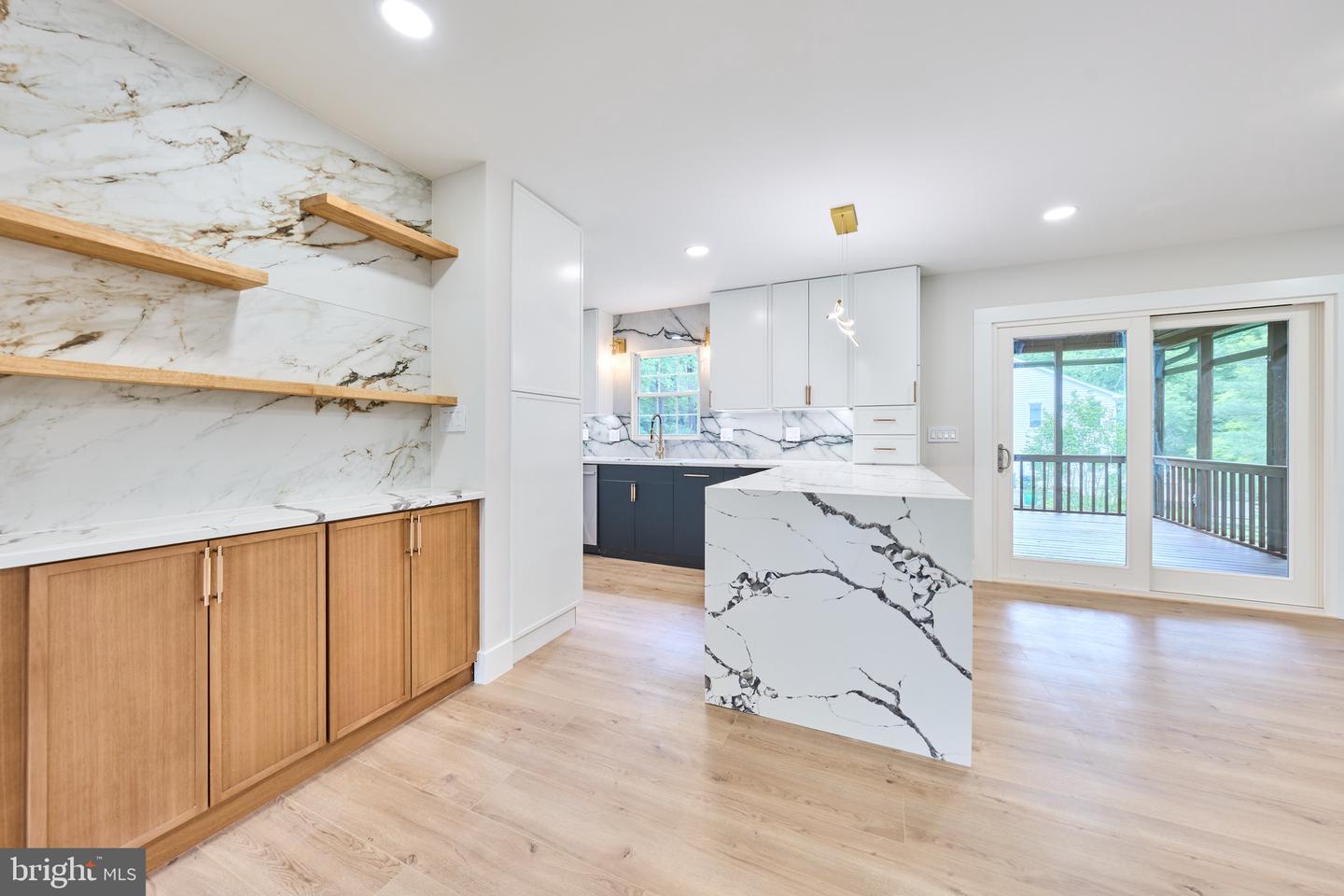 11318 VALE RD, OAKTON, Virginia 22124, 4 Bedrooms Bedrooms, ,3 BathroomsBathrooms,Residential,For sale,11318 VALE RD,VAFX2233070 MLS # VAFX2233070