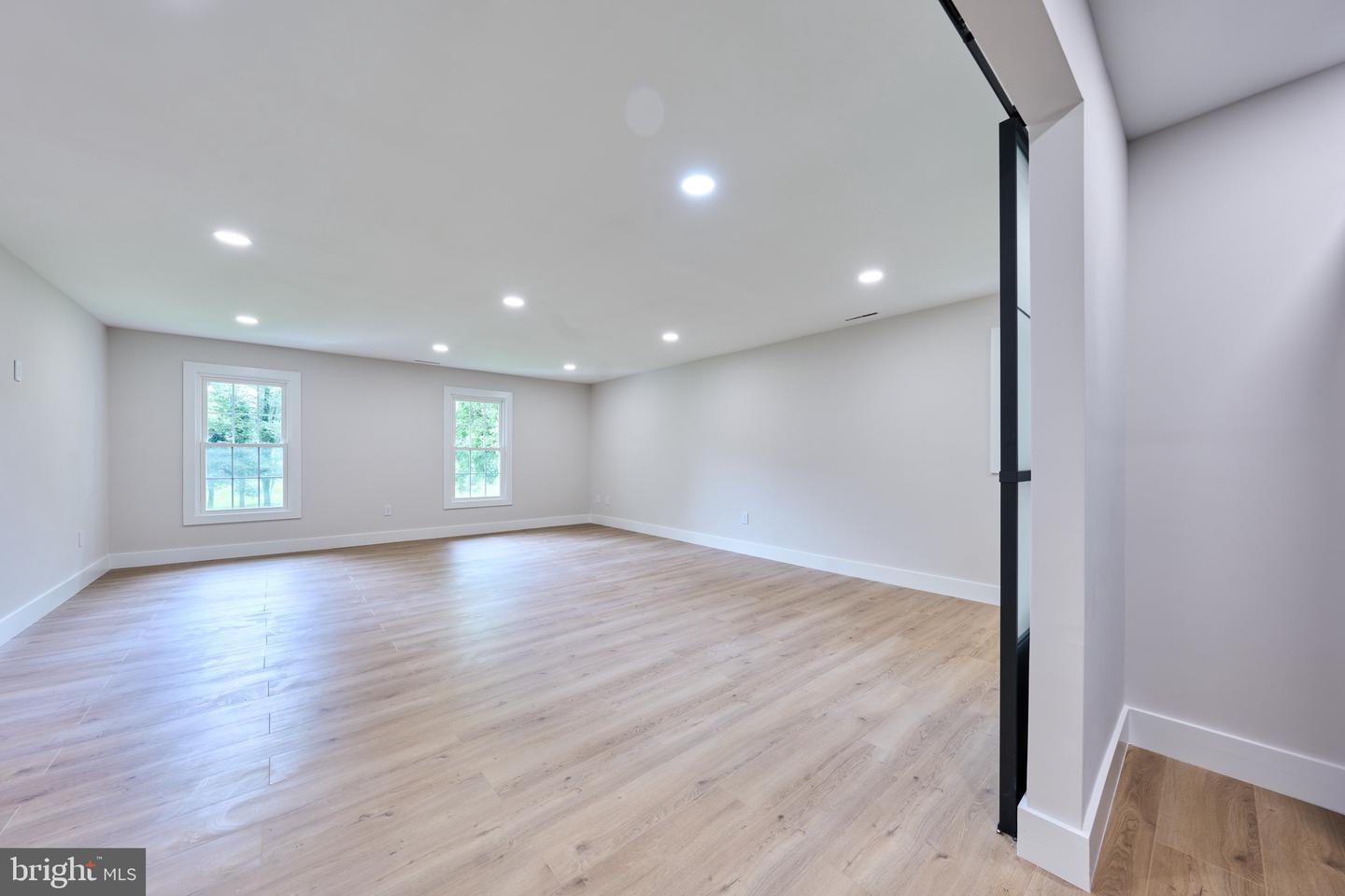 11318 VALE RD, OAKTON, Virginia 22124, 4 Bedrooms Bedrooms, ,3 BathroomsBathrooms,Residential,For sale,11318 VALE RD,VAFX2233070 MLS # VAFX2233070