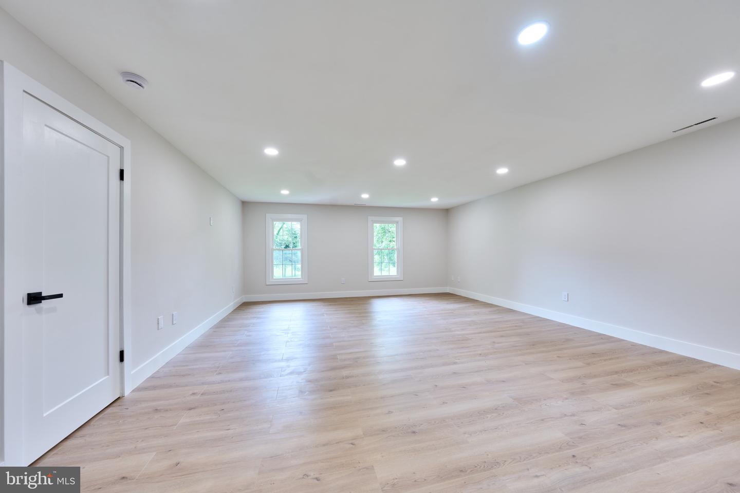 11318 VALE RD, OAKTON, Virginia 22124, 4 Bedrooms Bedrooms, ,3 BathroomsBathrooms,Residential,For sale,11318 VALE RD,VAFX2233070 MLS # VAFX2233070