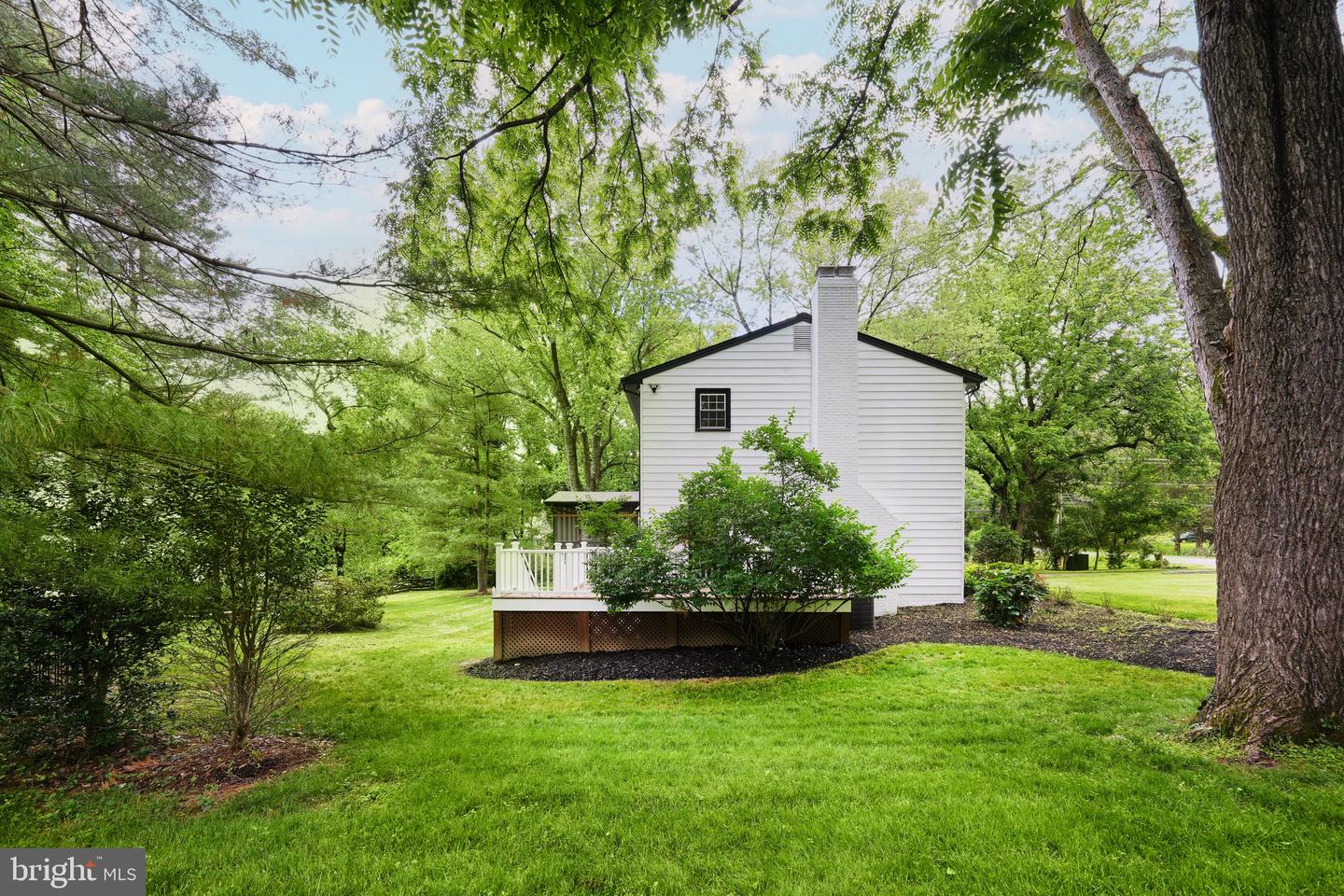 11318 VALE RD, OAKTON, Virginia 22124, 4 Bedrooms Bedrooms, ,3 BathroomsBathrooms,Residential,For sale,11318 VALE RD,VAFX2233070 MLS # VAFX2233070