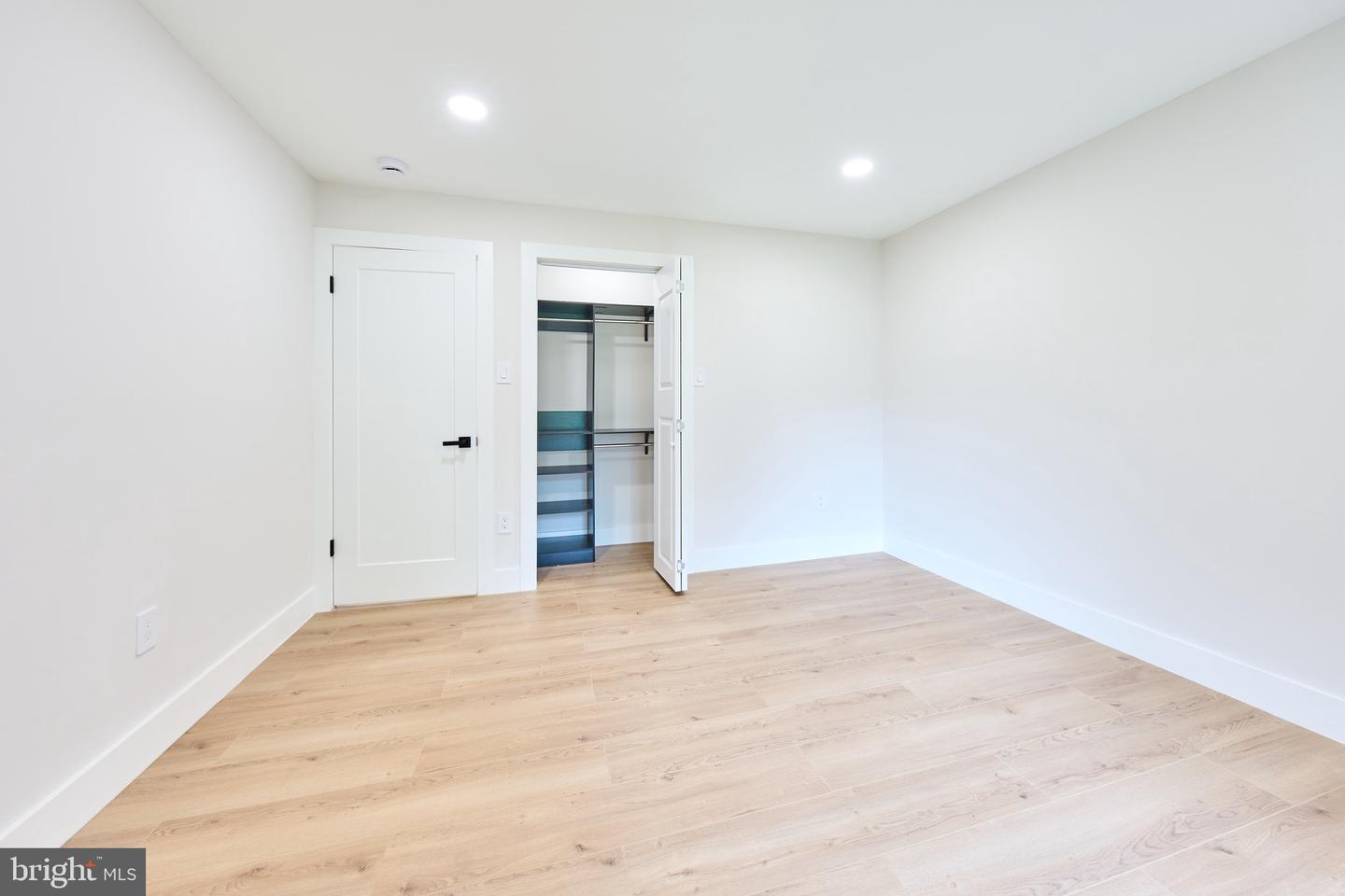 11318 VALE RD, OAKTON, Virginia 22124, 4 Bedrooms Bedrooms, ,3 BathroomsBathrooms,Residential,For sale,11318 VALE RD,VAFX2233070 MLS # VAFX2233070