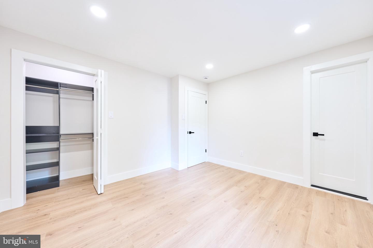 11318 VALE RD, OAKTON, Virginia 22124, 4 Bedrooms Bedrooms, ,3 BathroomsBathrooms,Residential,For sale,11318 VALE RD,VAFX2233070 MLS # VAFX2233070